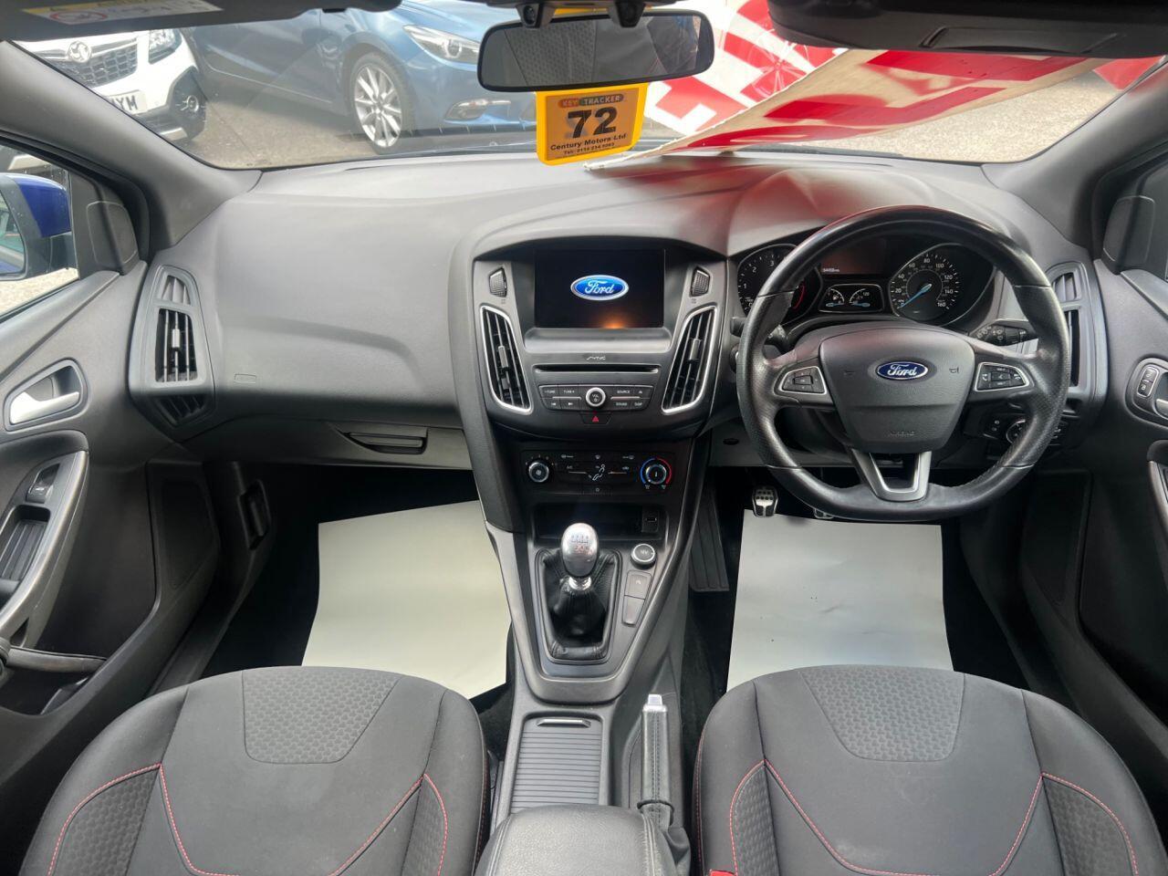 Ford Focus - Image 17