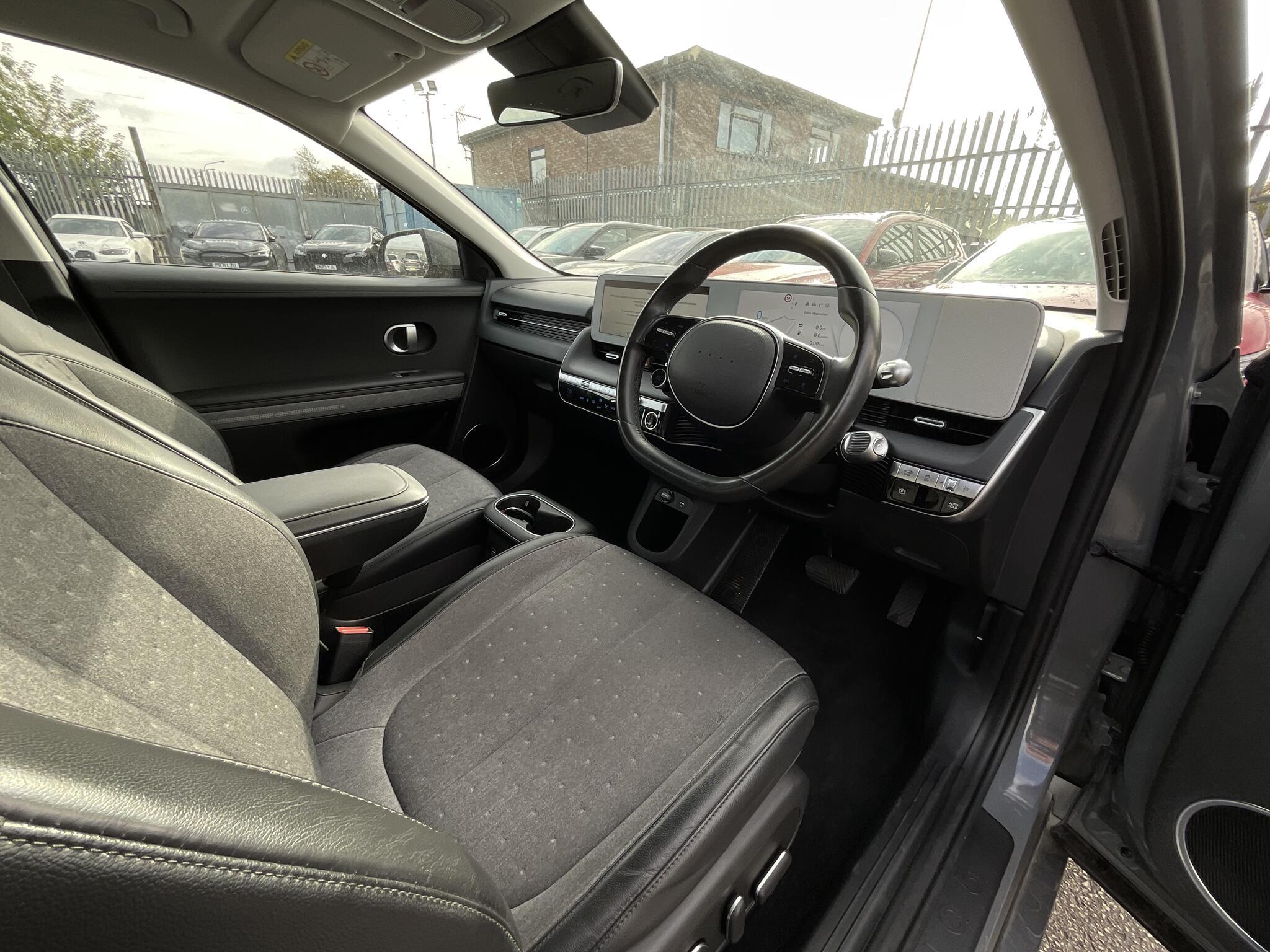Hyundai Ioniq 5 - Image 7
