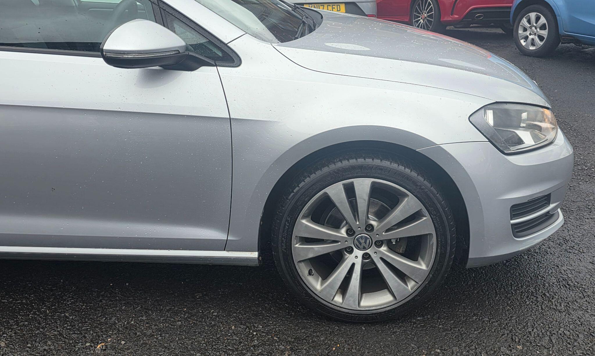 Volkswagen Golf - Image 9