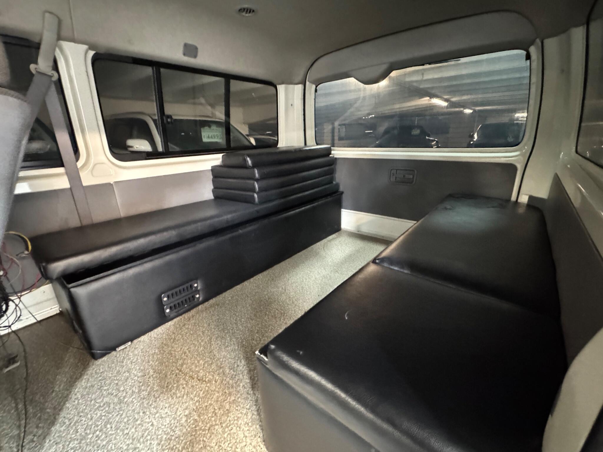 Toyota Hiace - Image 10