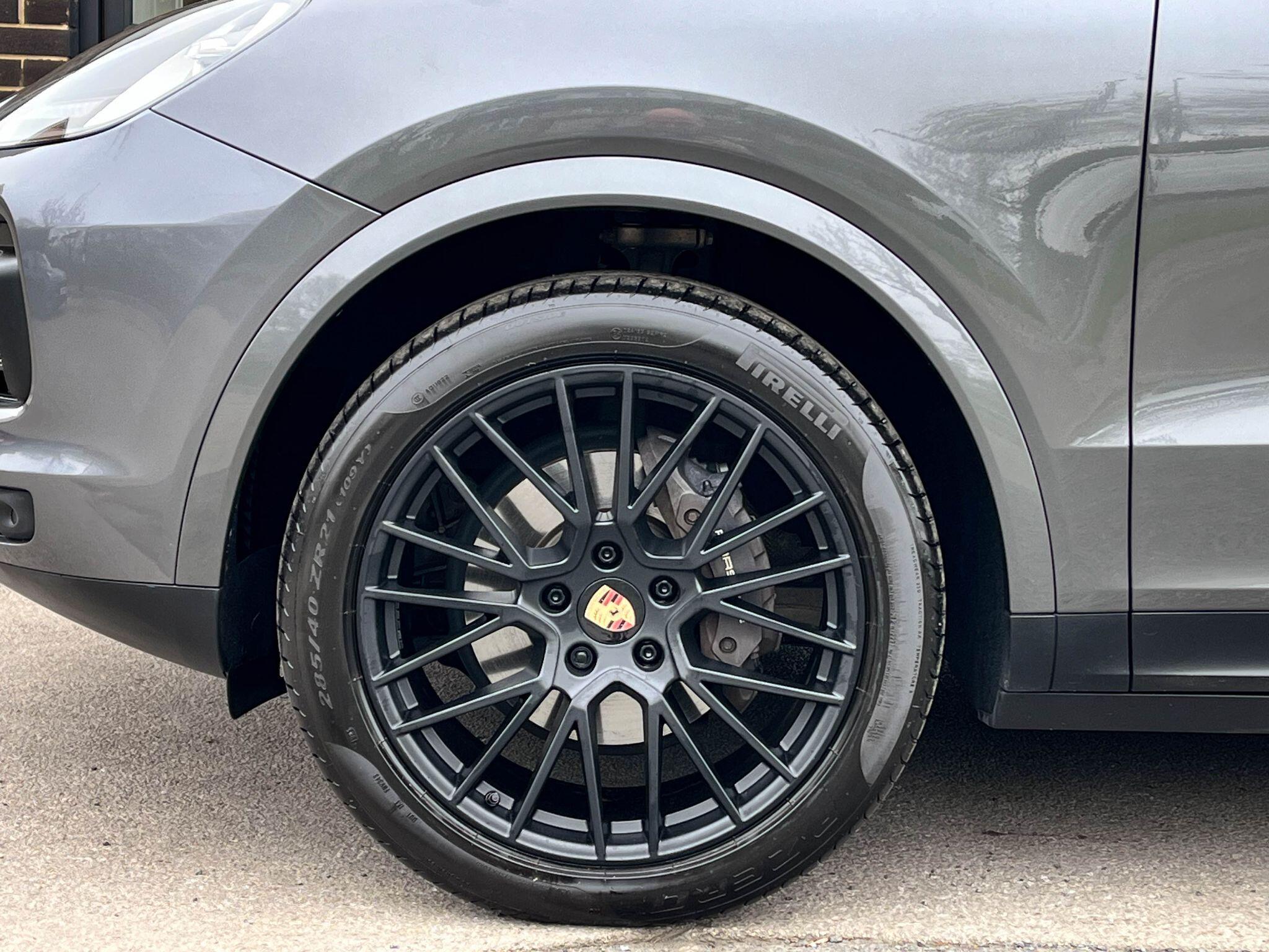 Porsche Cayenne - Image 24