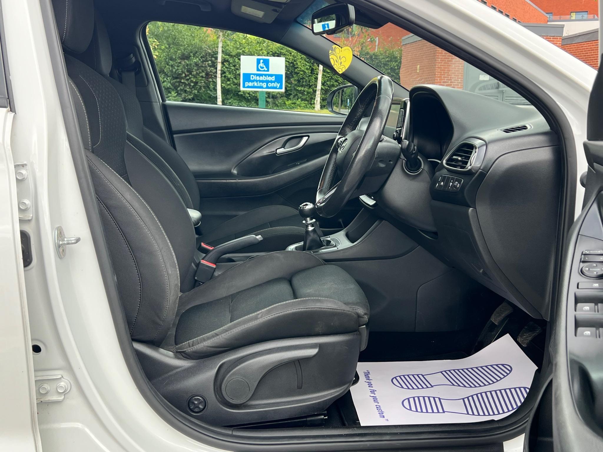 Hyundai i30 - Image 12