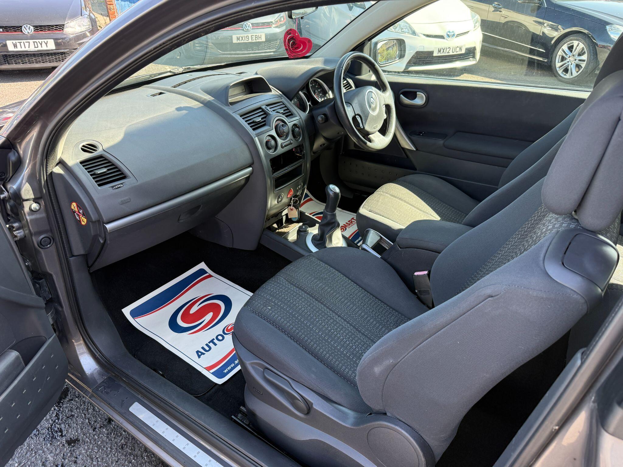 Renault Megane - Image 26