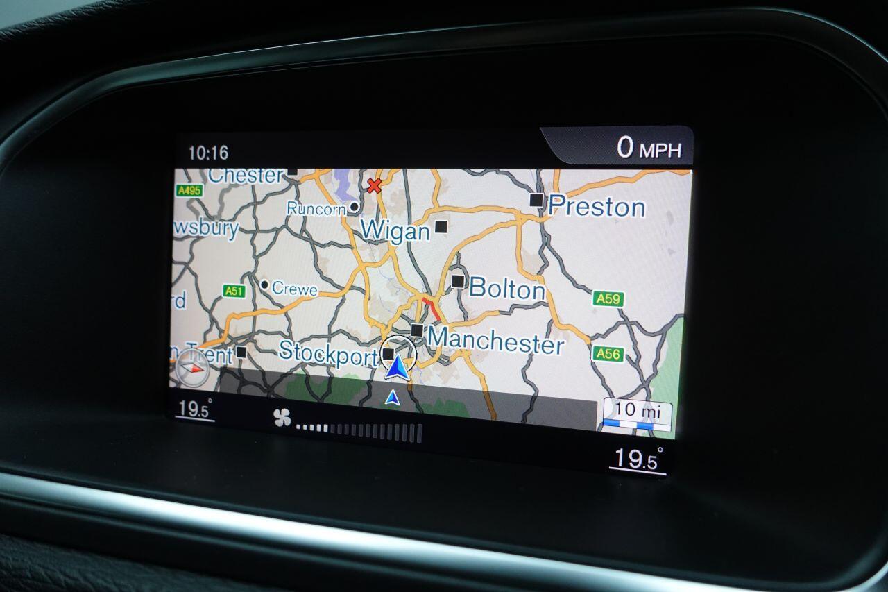 Volvo V40 CROSS COUNTRY - Image 2