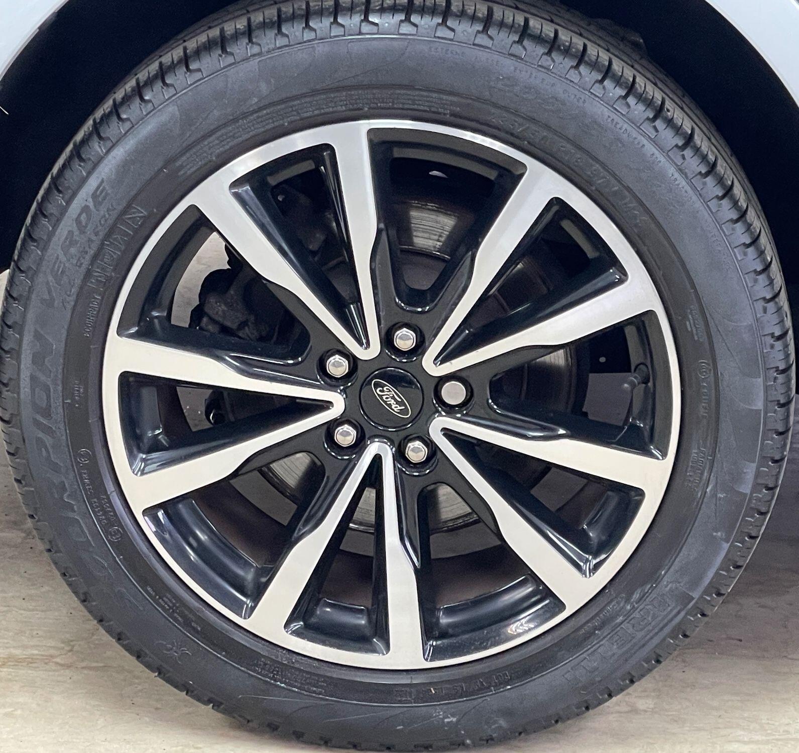 Ford Kuga - Image 17