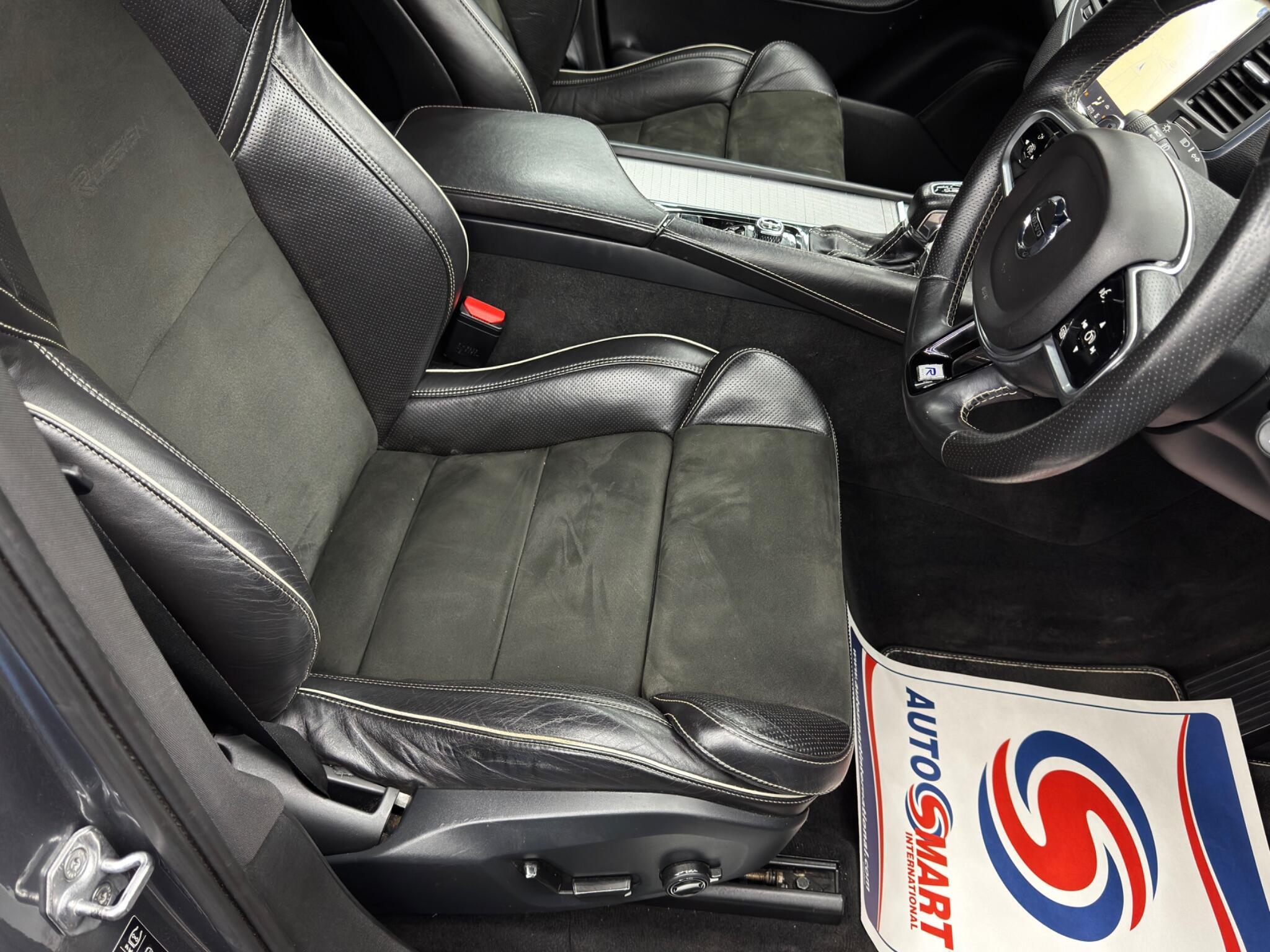 Volvo XC90 - Image 13