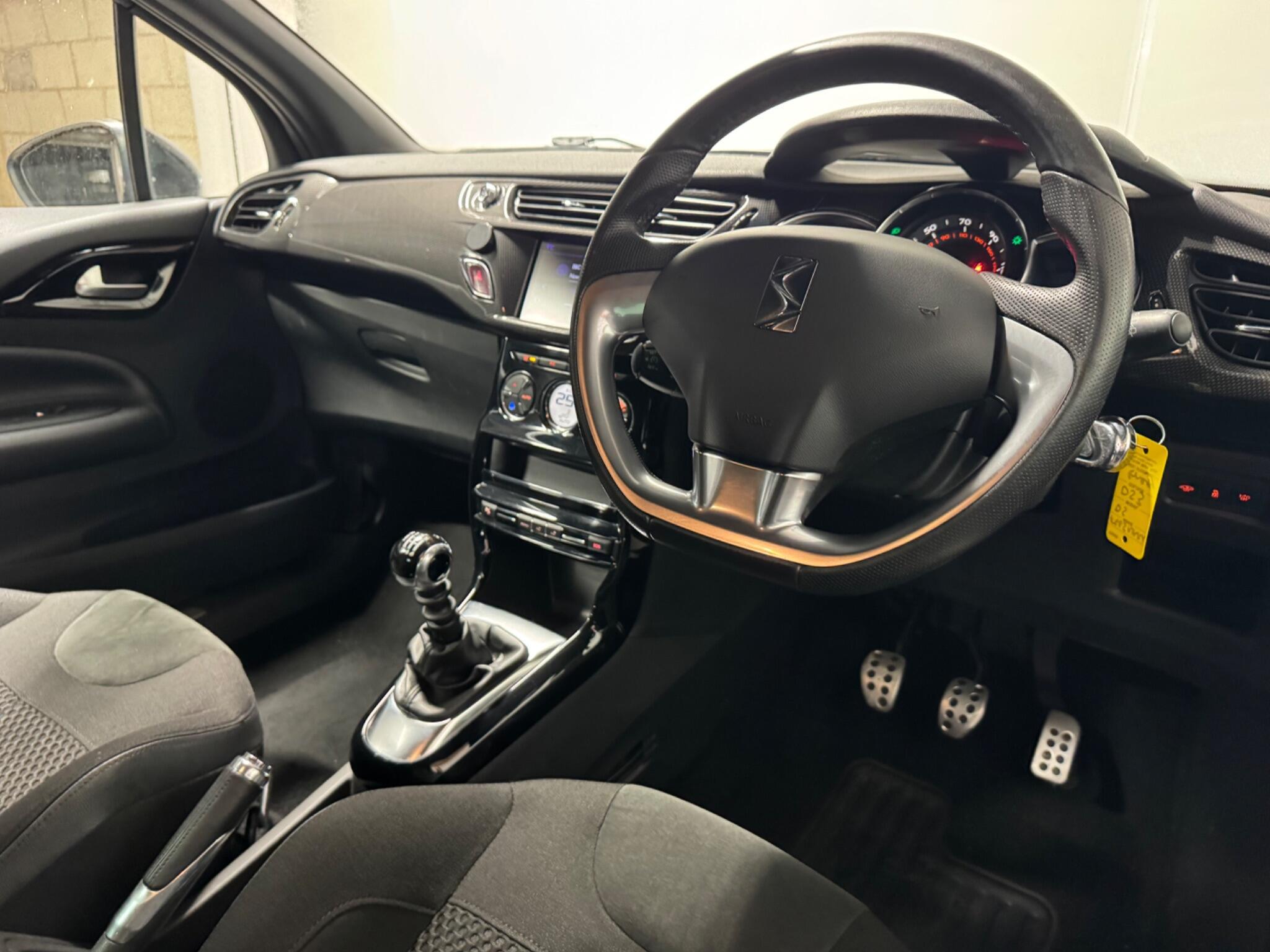 DS AUTOMOBILES DS 3 - Image 3