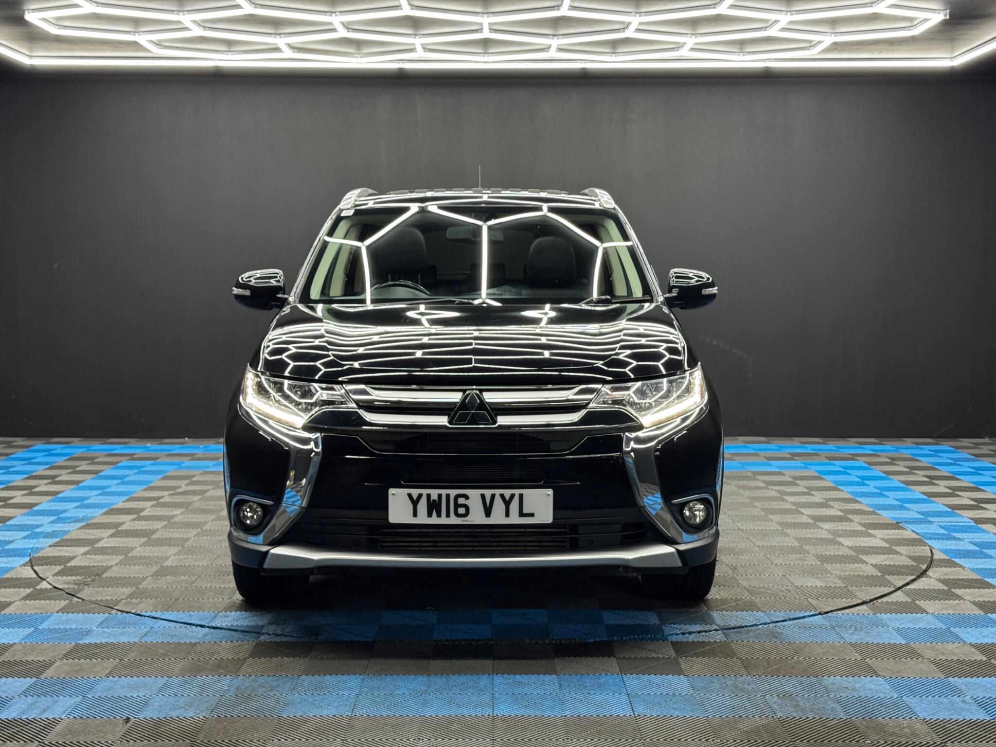 Mitsubishi Outlander - Image 2