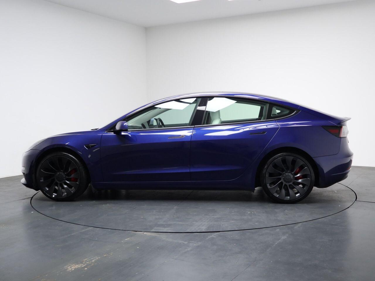 Tesla Model 3 - Image 8