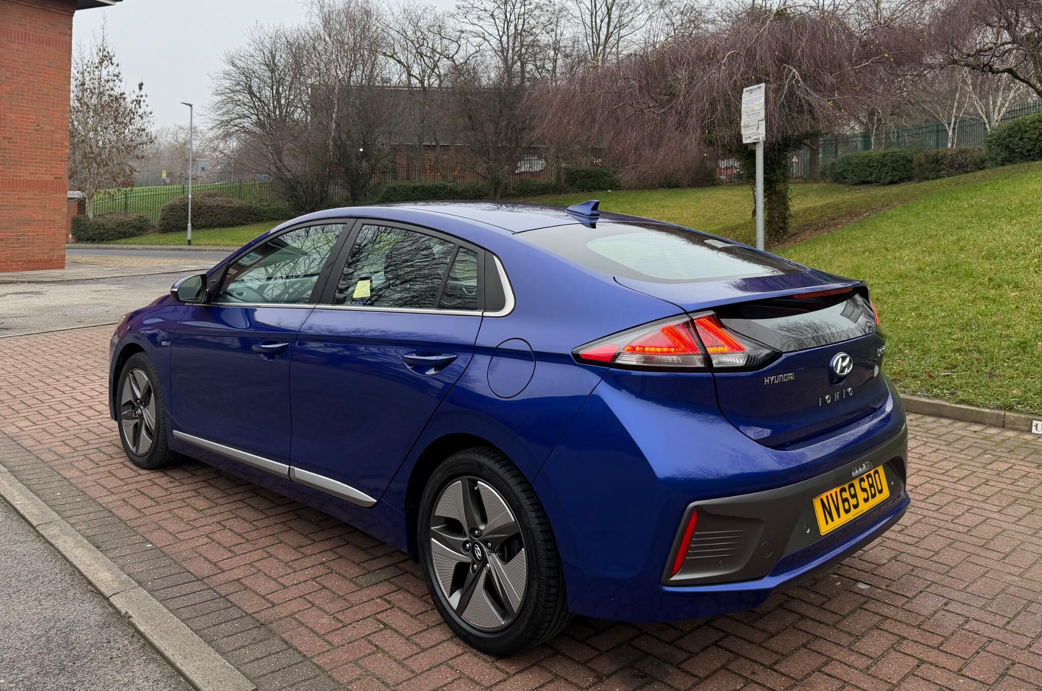 Hyundai Ioniq - Image 19