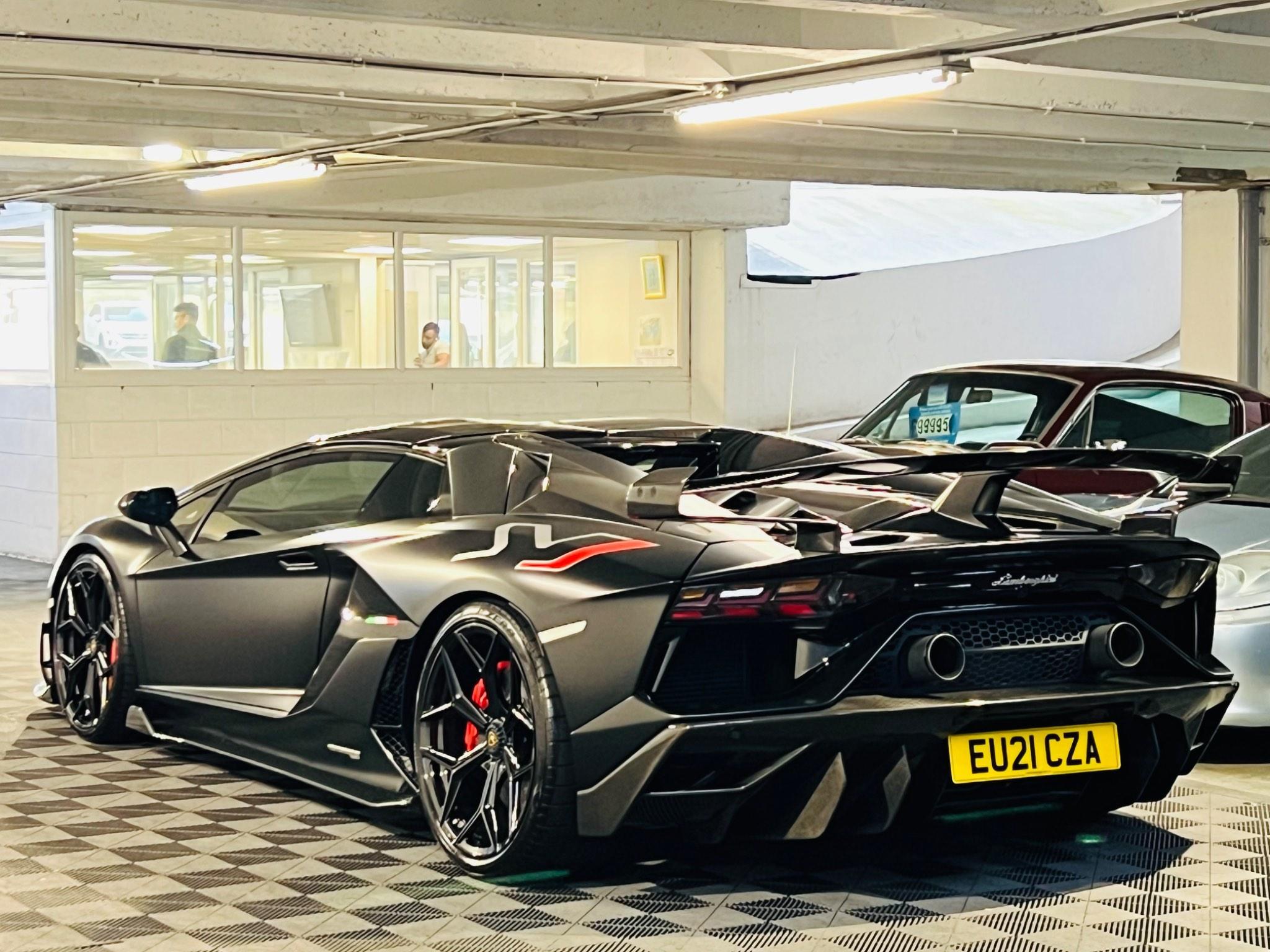 Lamborghini Aventador - Image 14