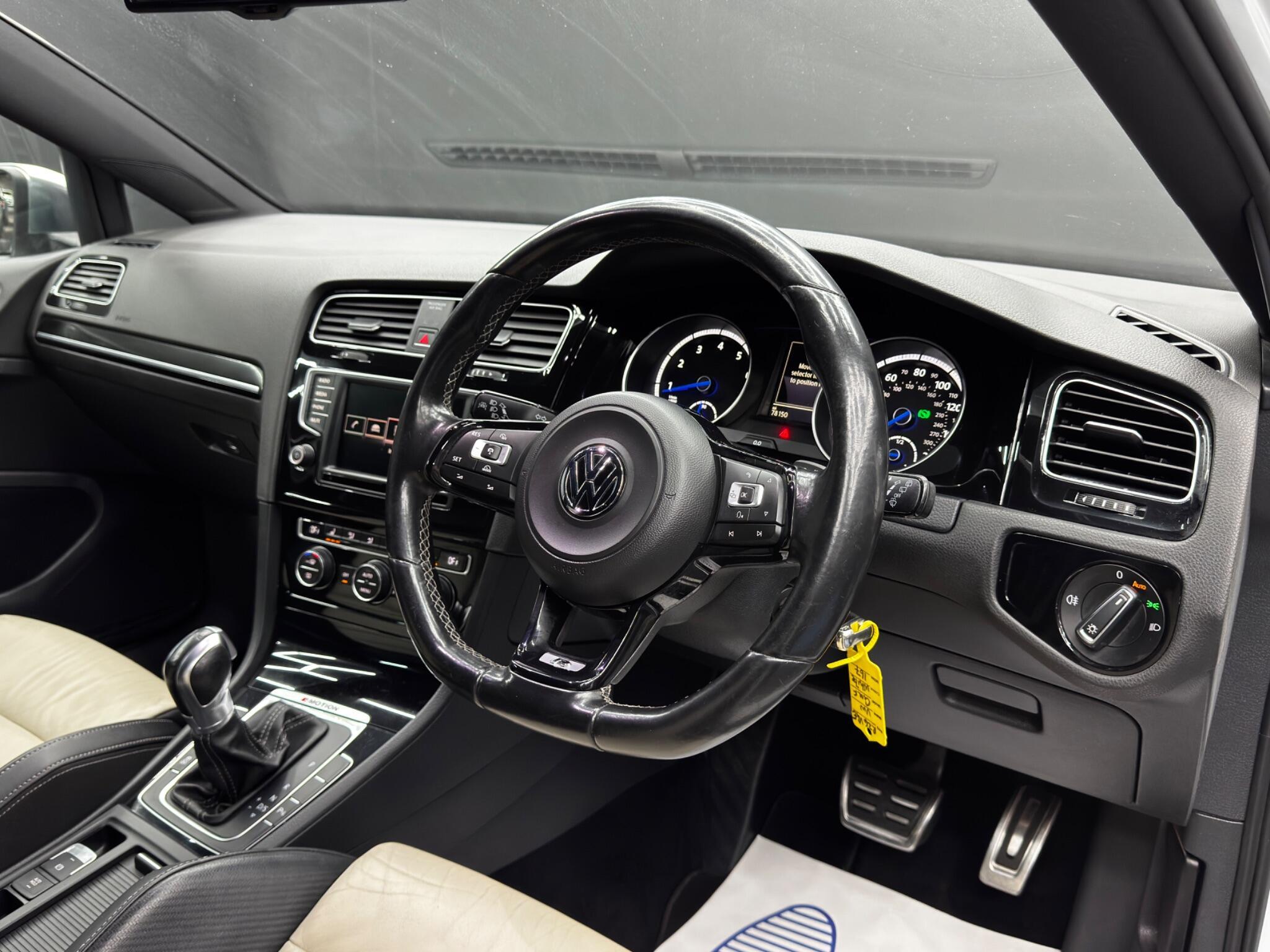 Volkswagen Golf - Image 9