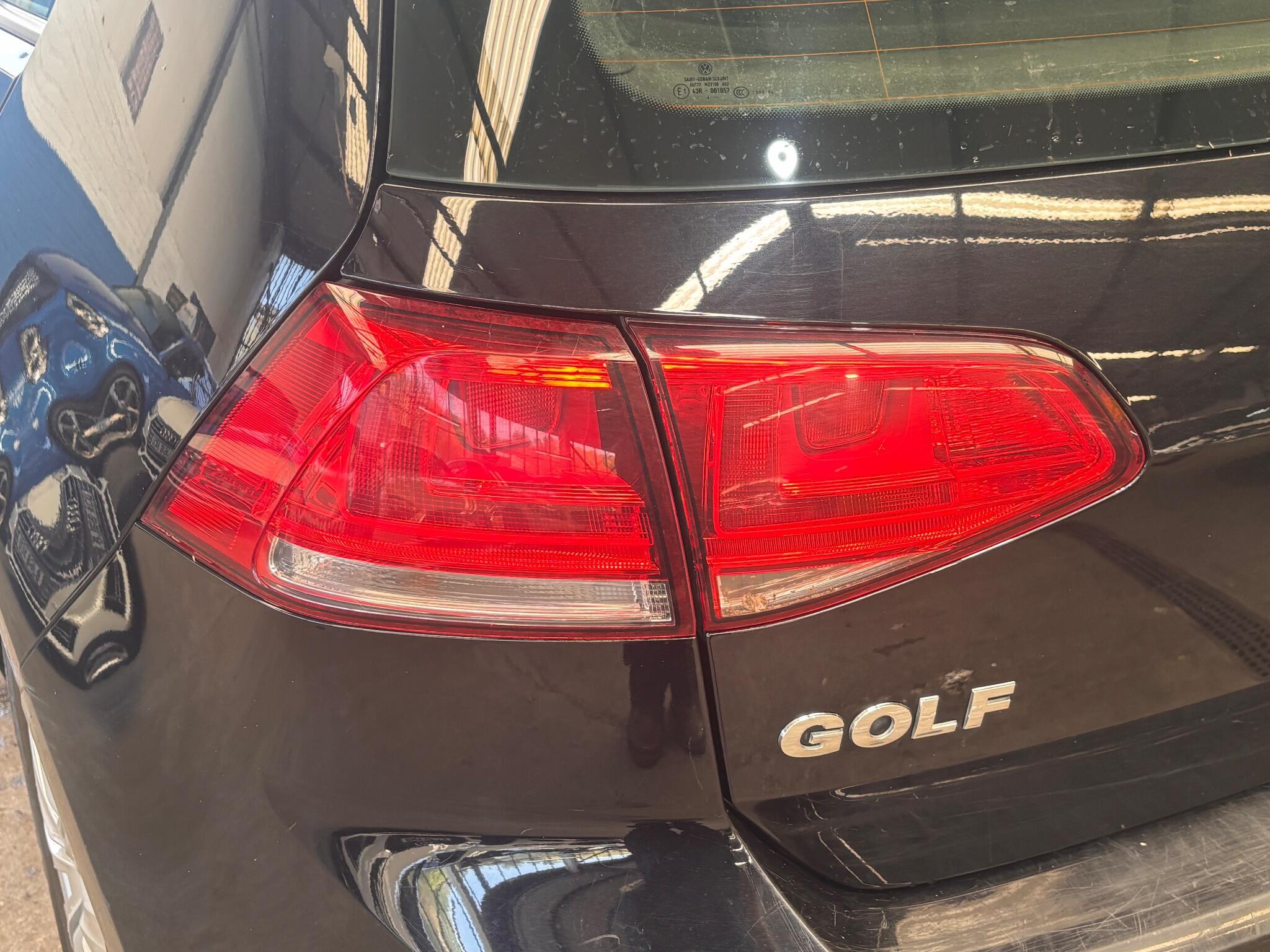 Volkswagen Golf - Image 27