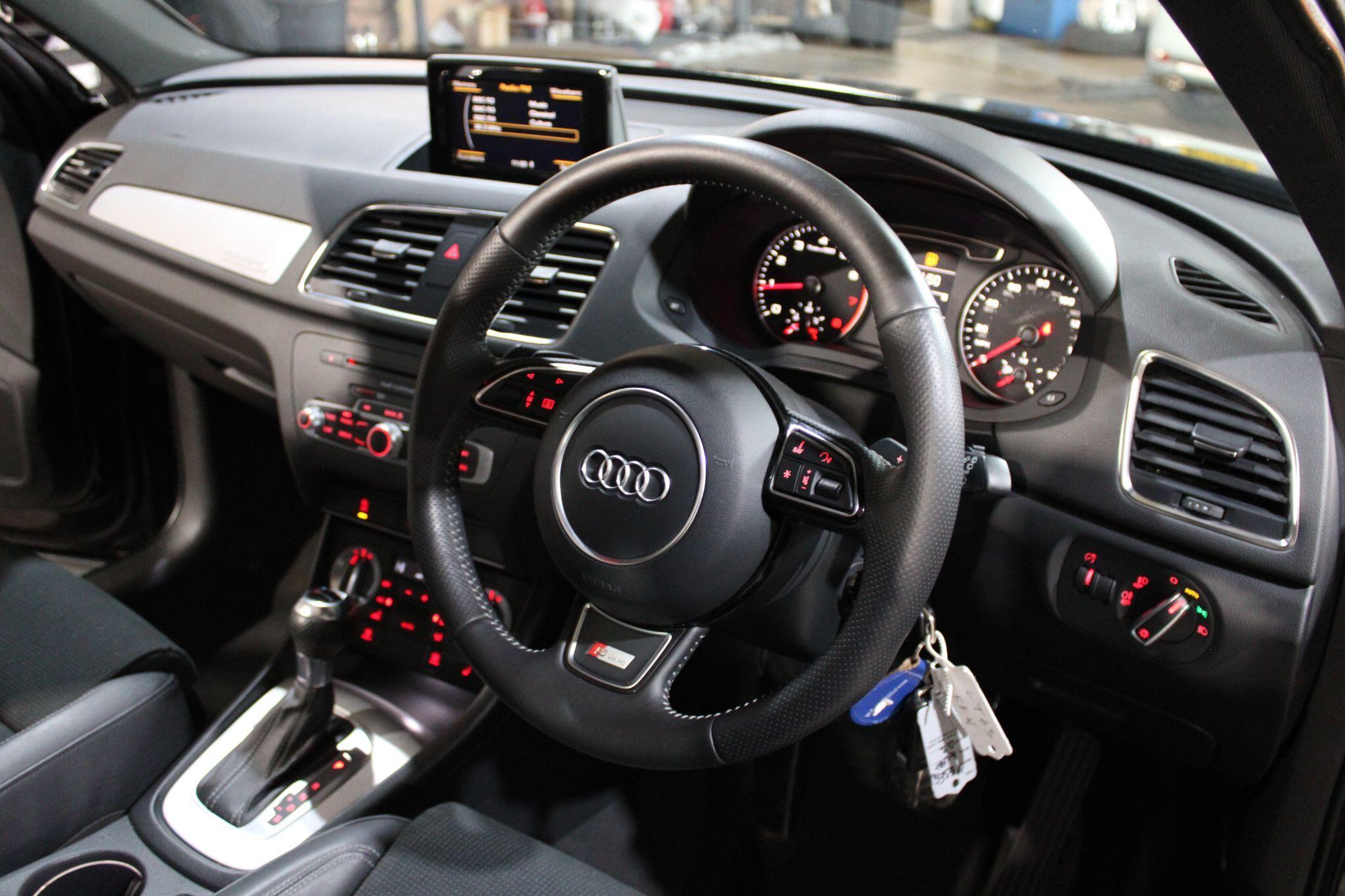 Audi Q3 - Image 2