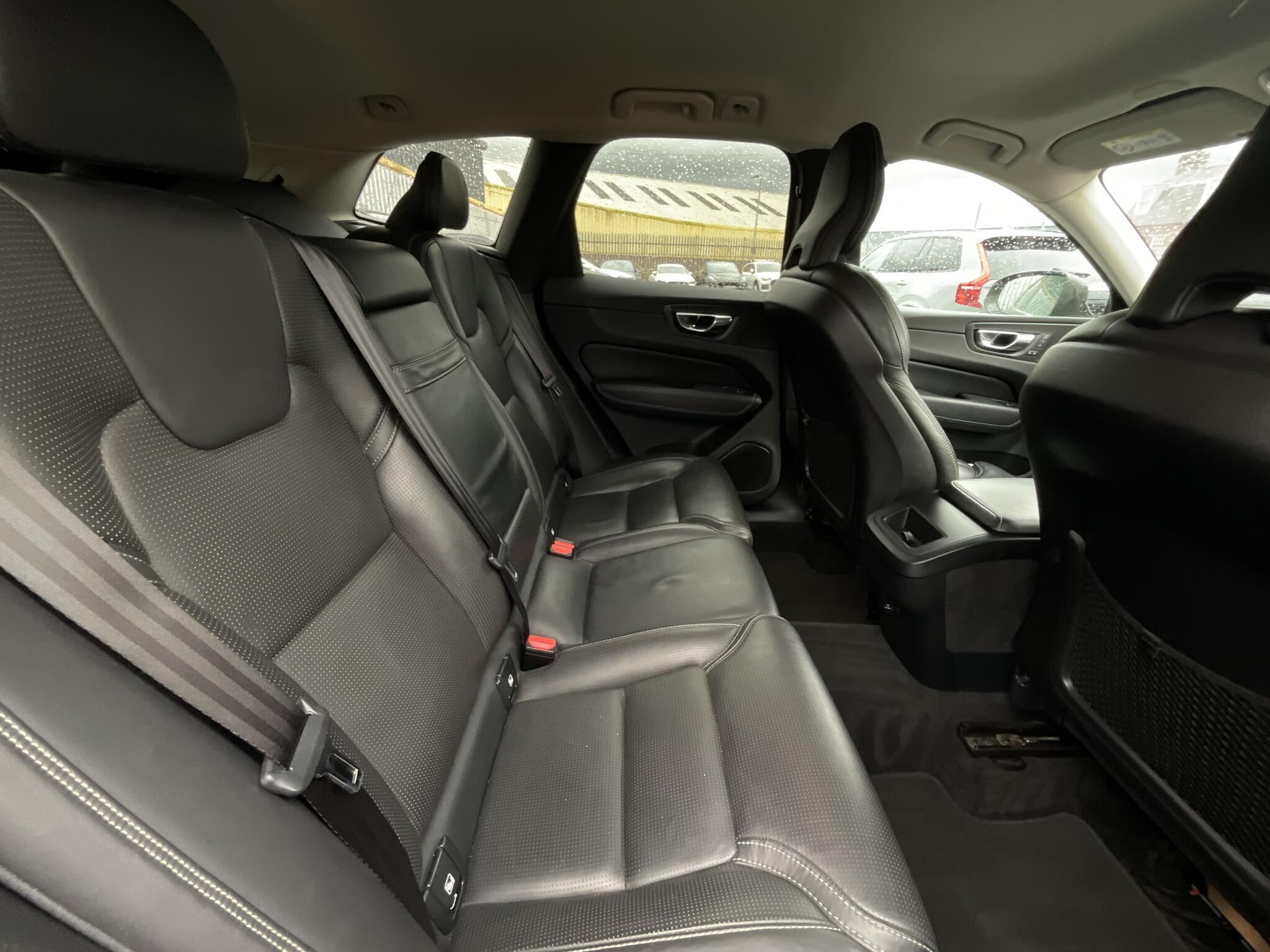 Volvo XC60 - Image 12