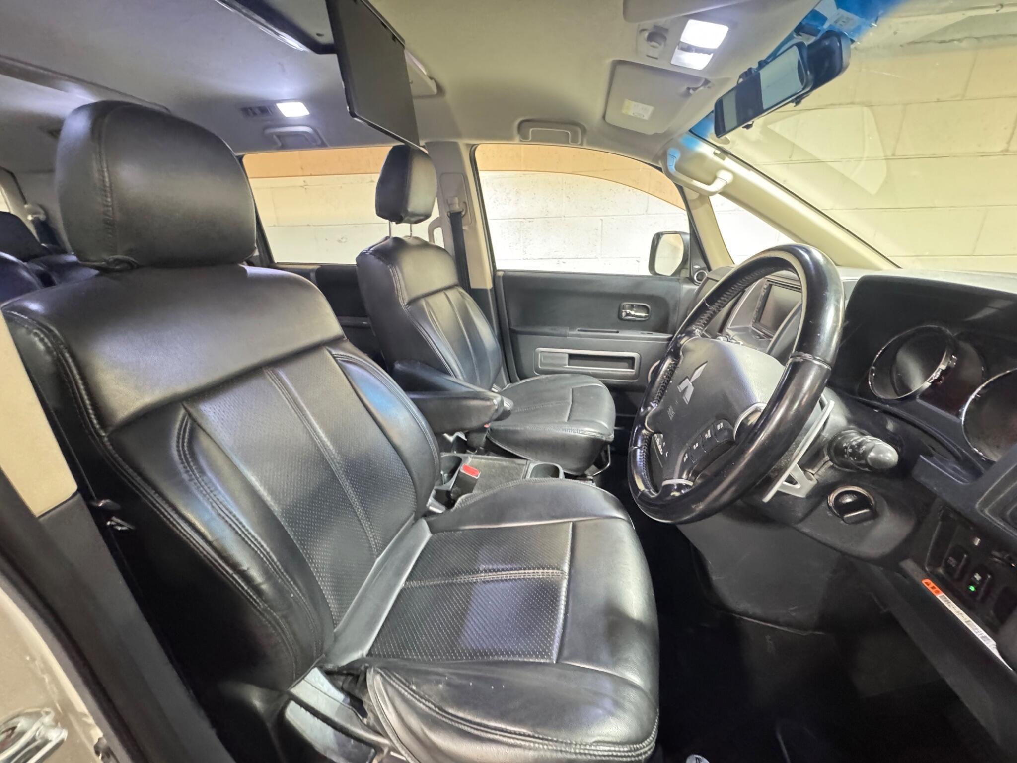Mitsubishi Delica - Image 8