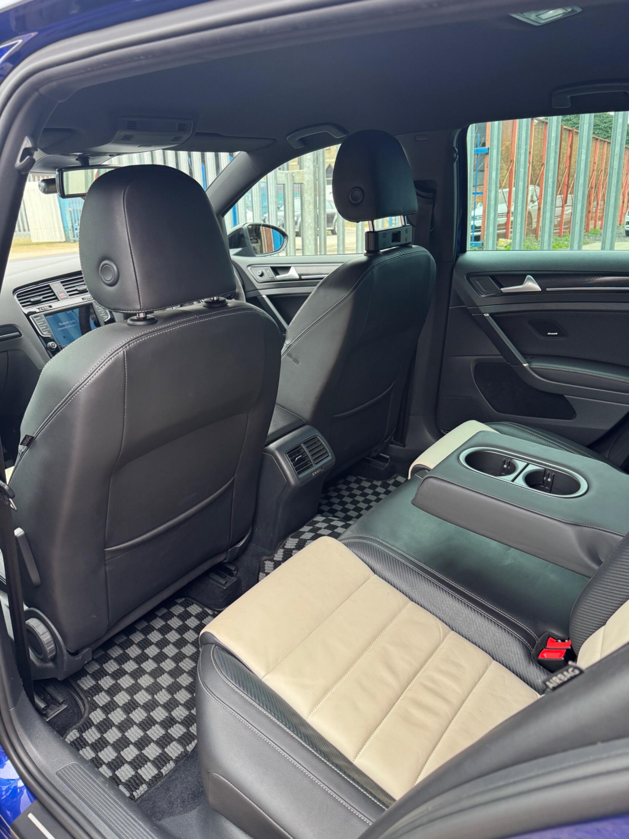 Volkswagen Golf - Image 31