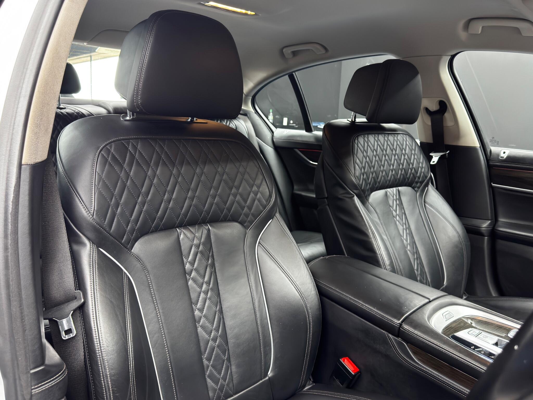BMW 7 Series - Image 12
