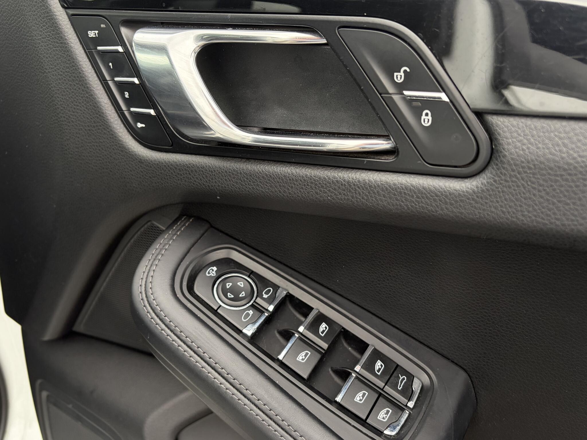 Porsche Macan - Image 9