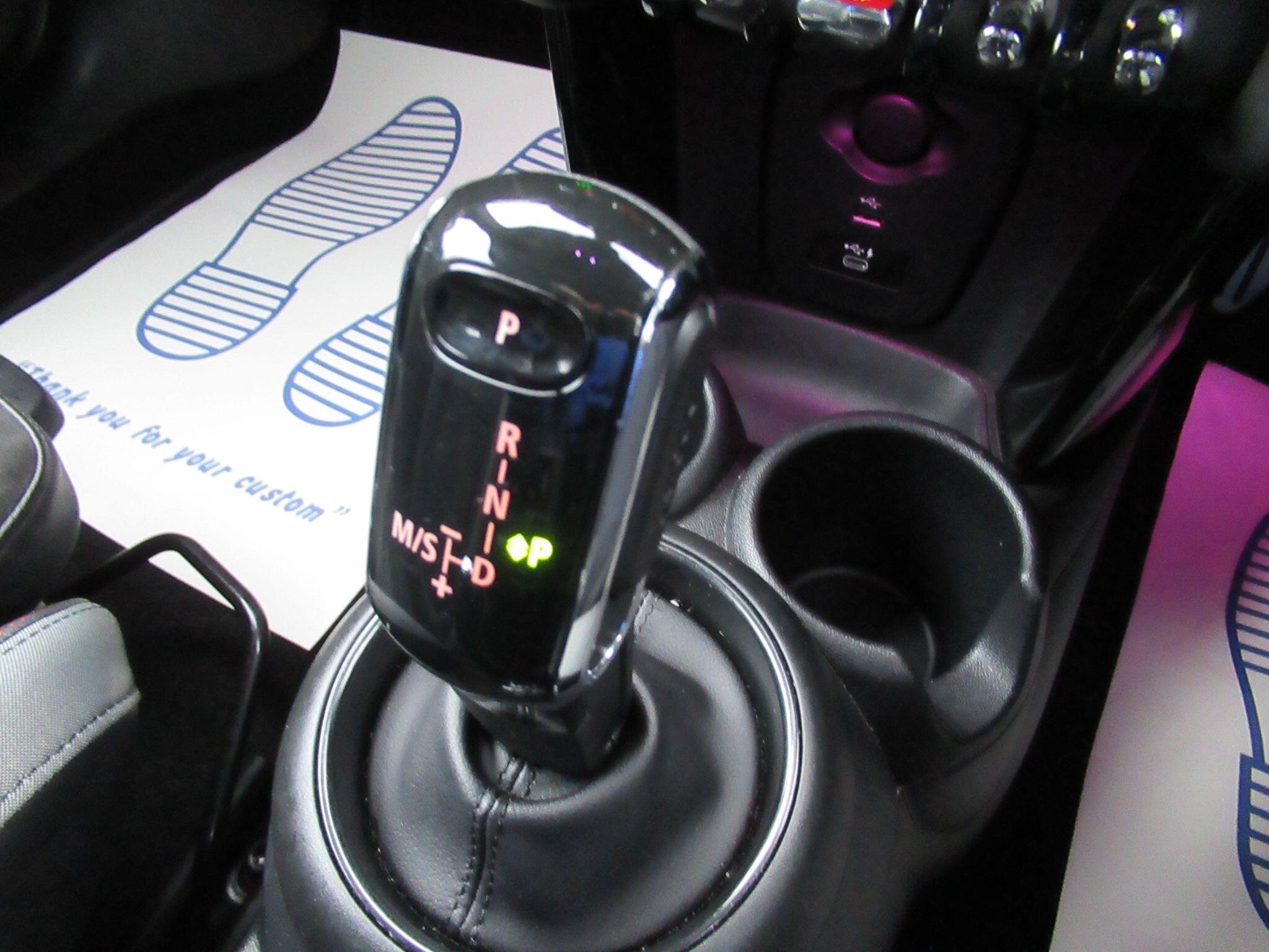 MINI Hatch - Image 38