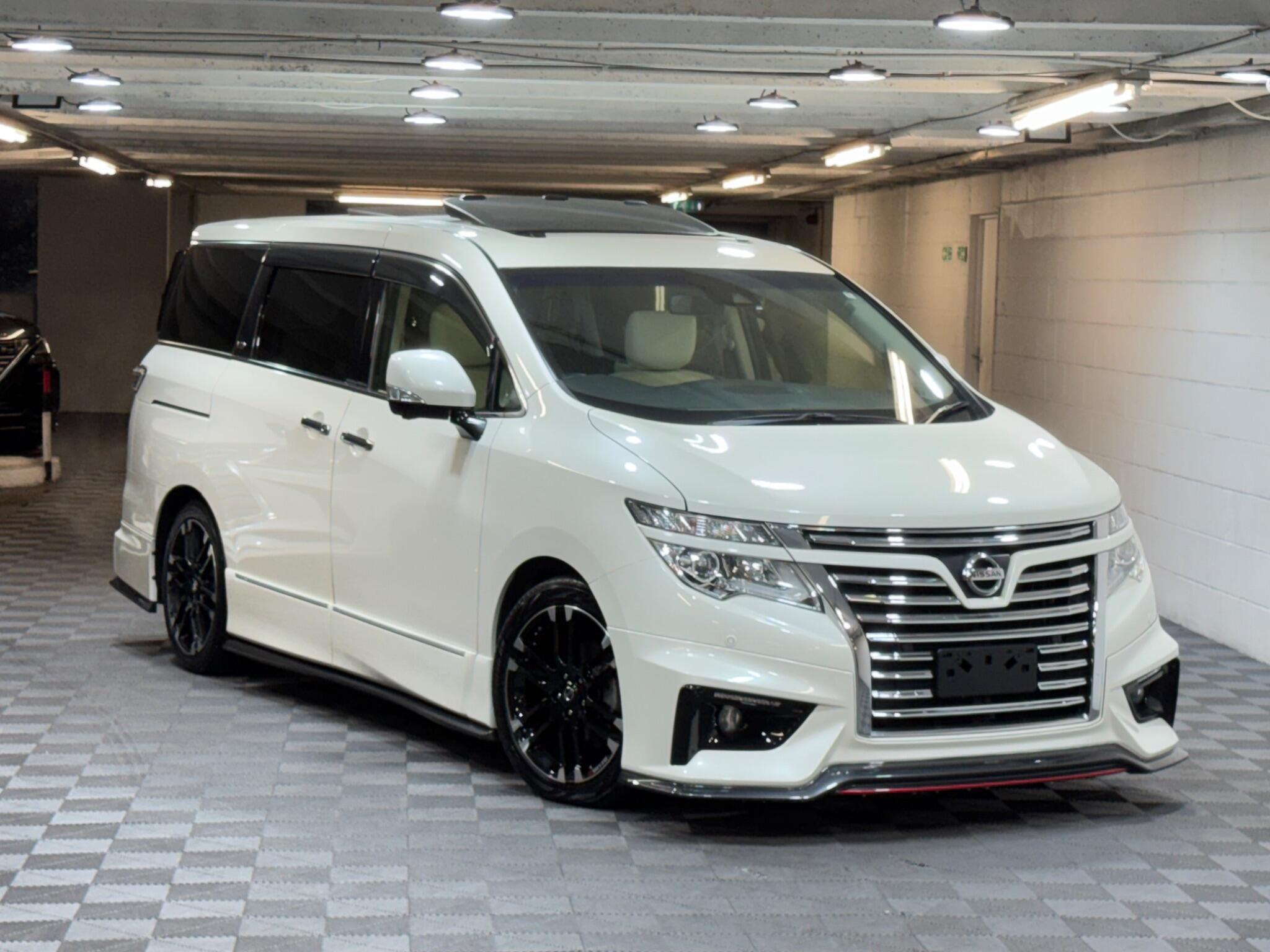 Nissan Elgrand - Image 7