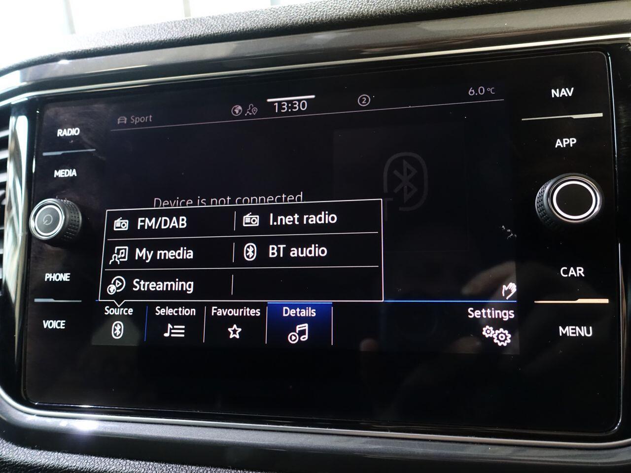 Volkswagen T-Roc - Image 27