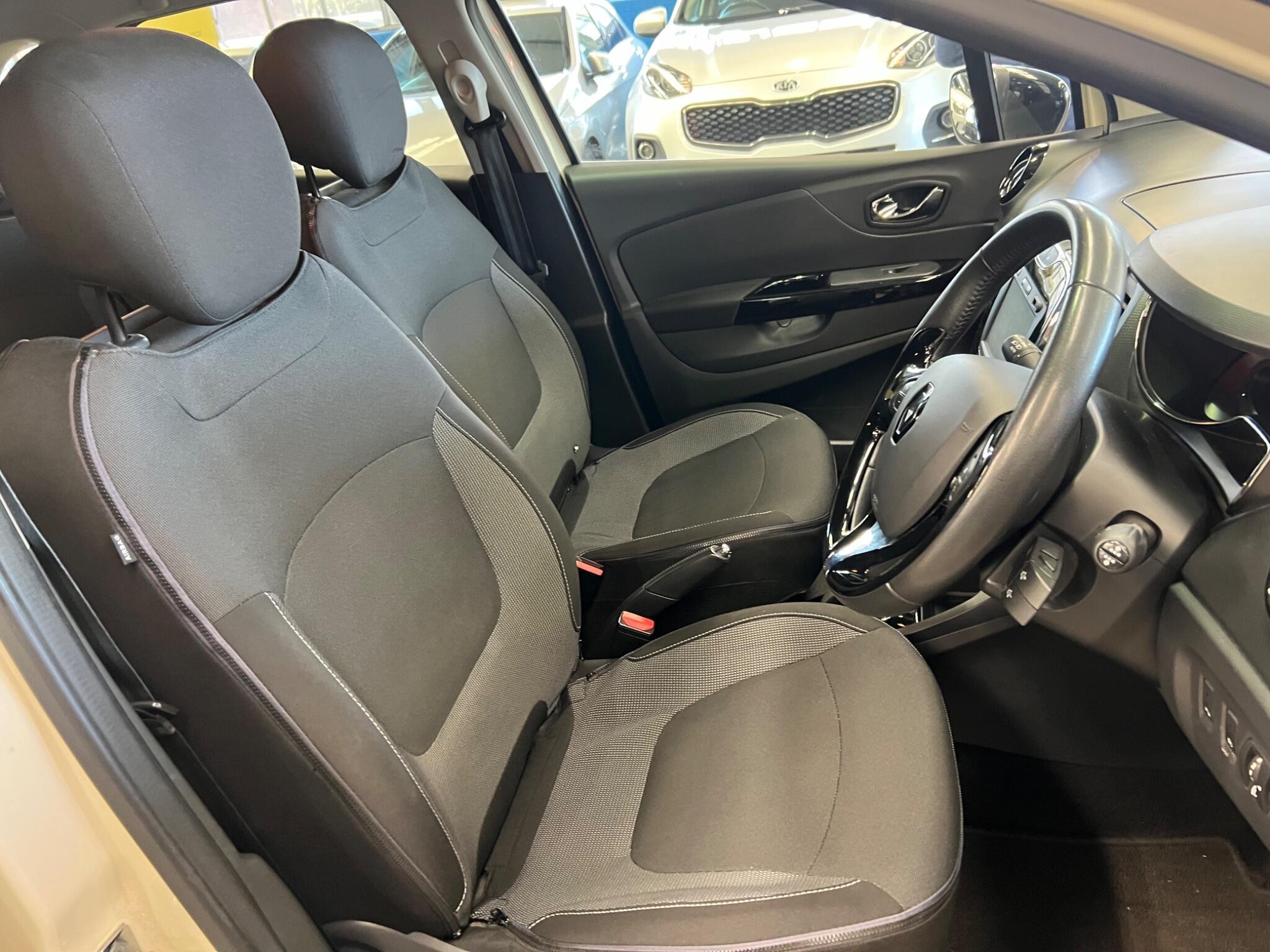 Renault Captur - Image 19