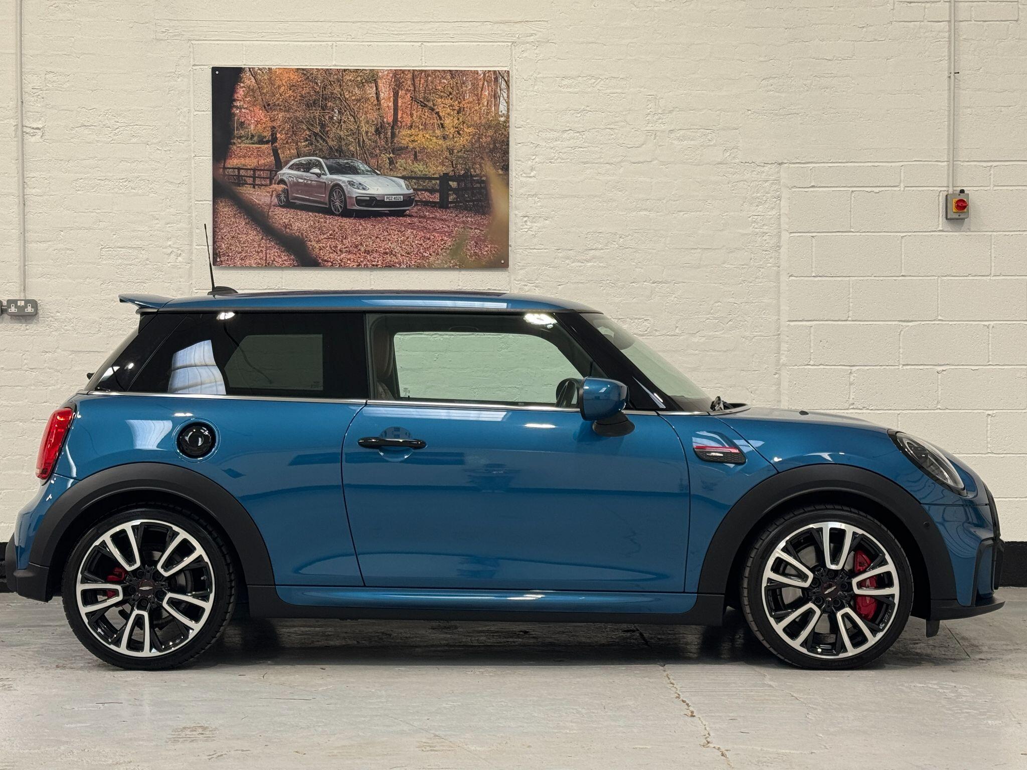 MINI Hatch - Image 8