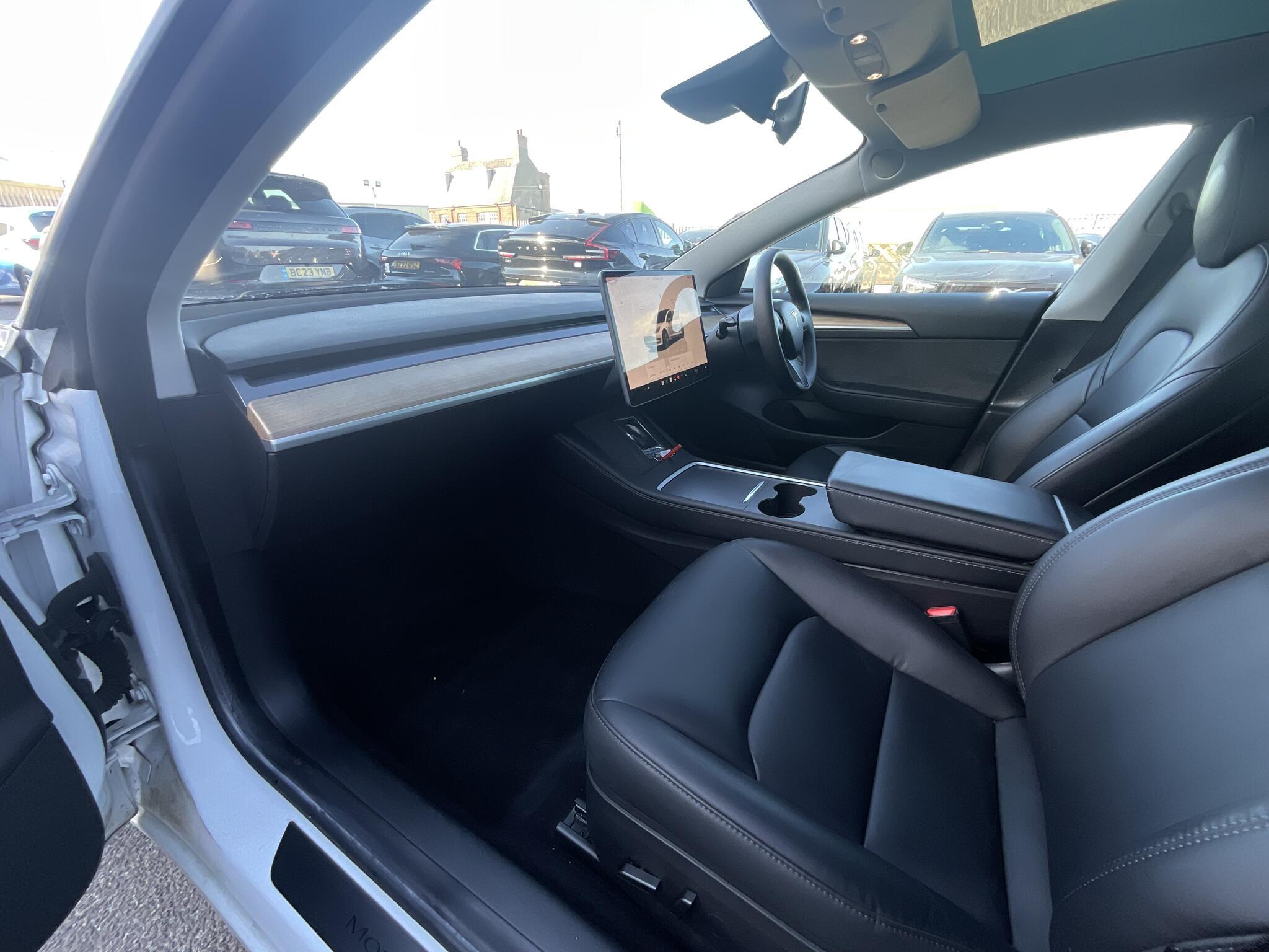 Tesla Model 3 - Image 16
