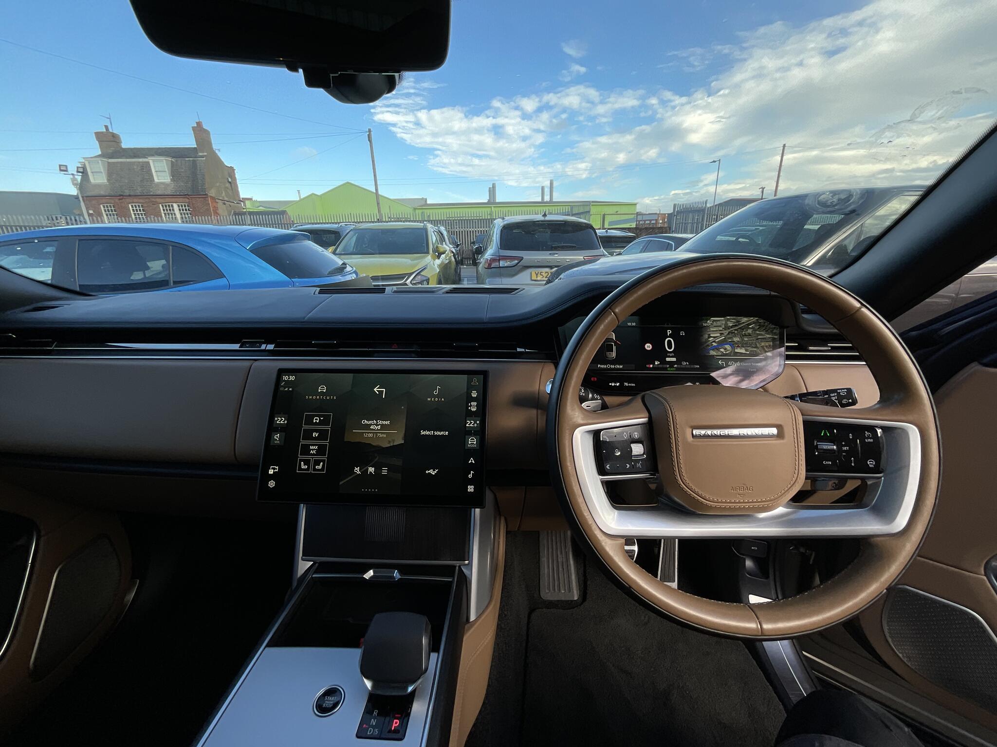 Land Rover Range Rover - Image 19