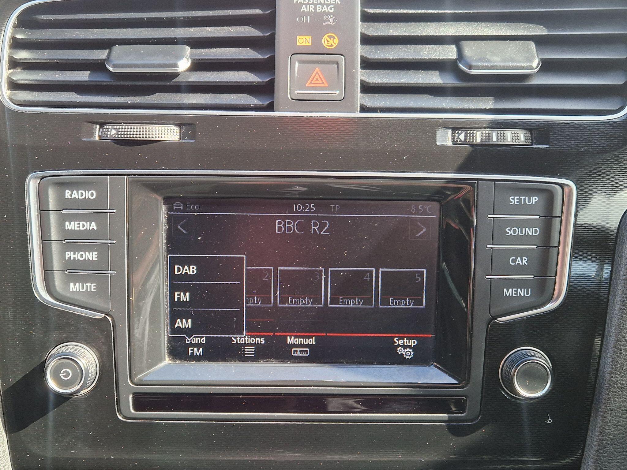 Volkswagen Golf - Image 39