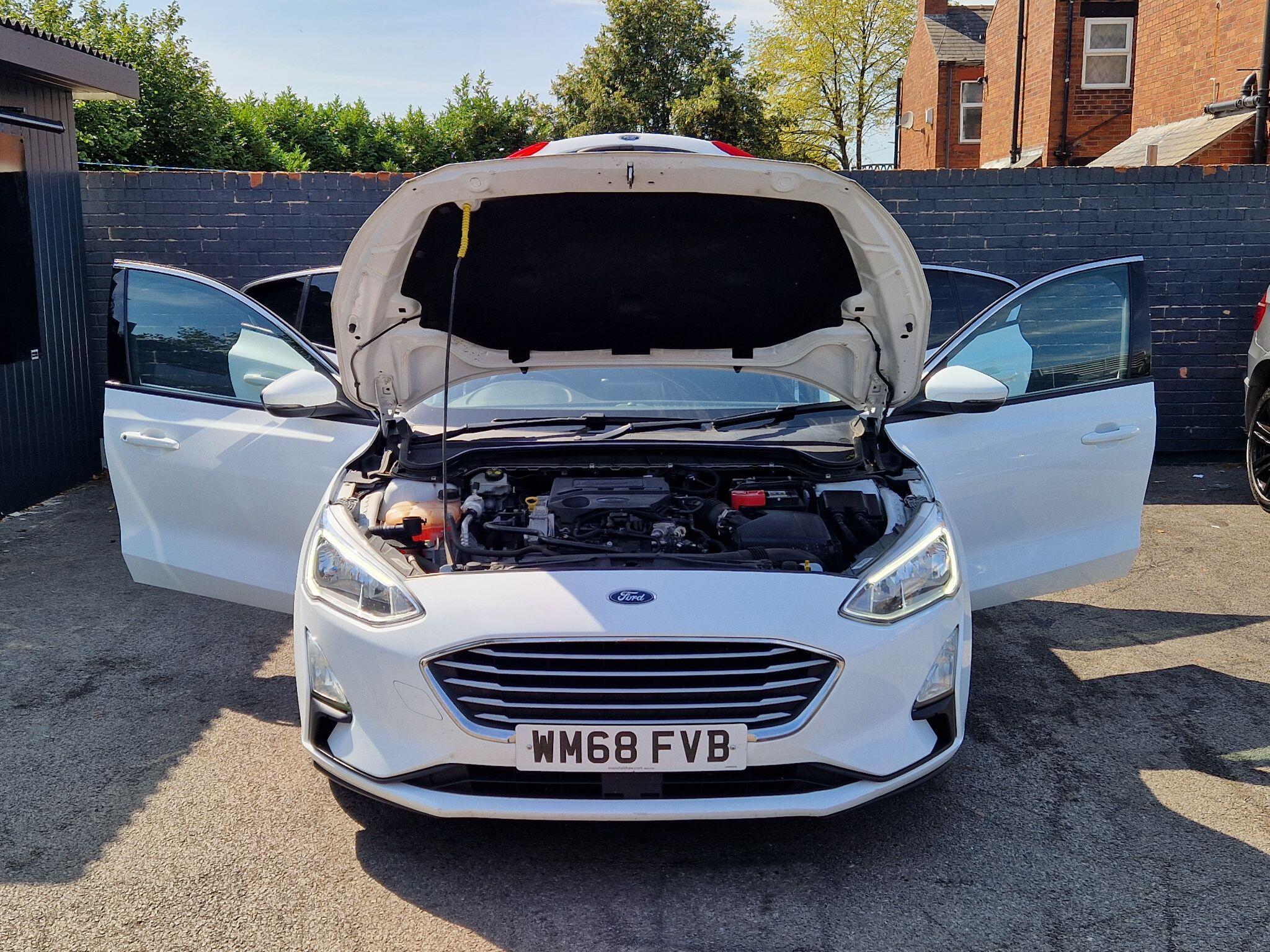 Ford Focus - Image 19
