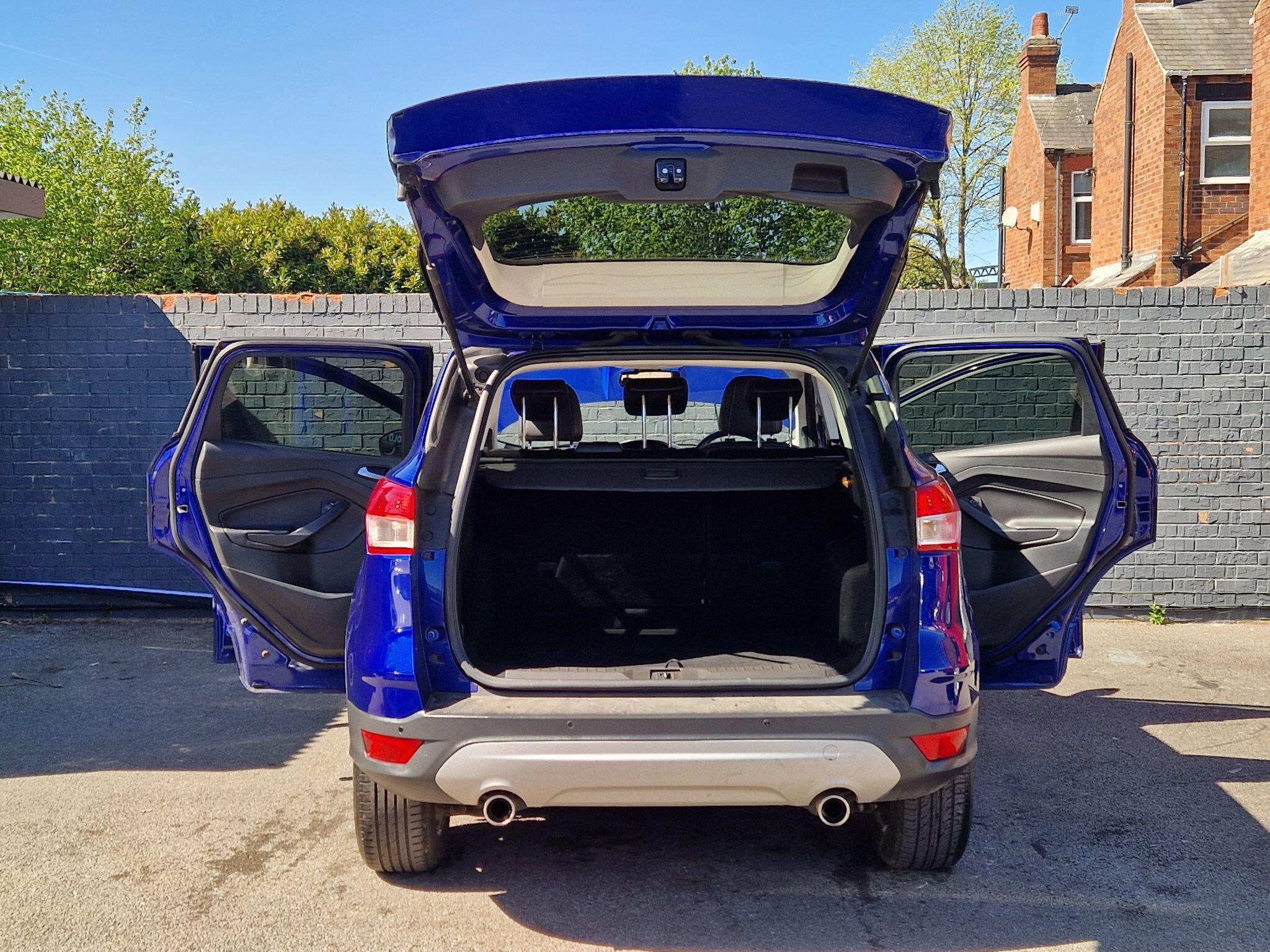 Ford Kuga - Image 20