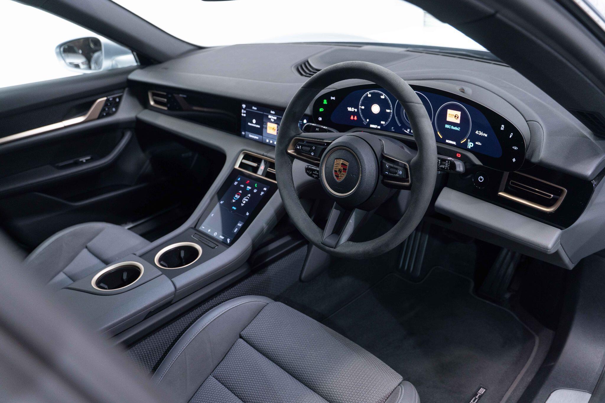 Porsche Taycan - Image 7