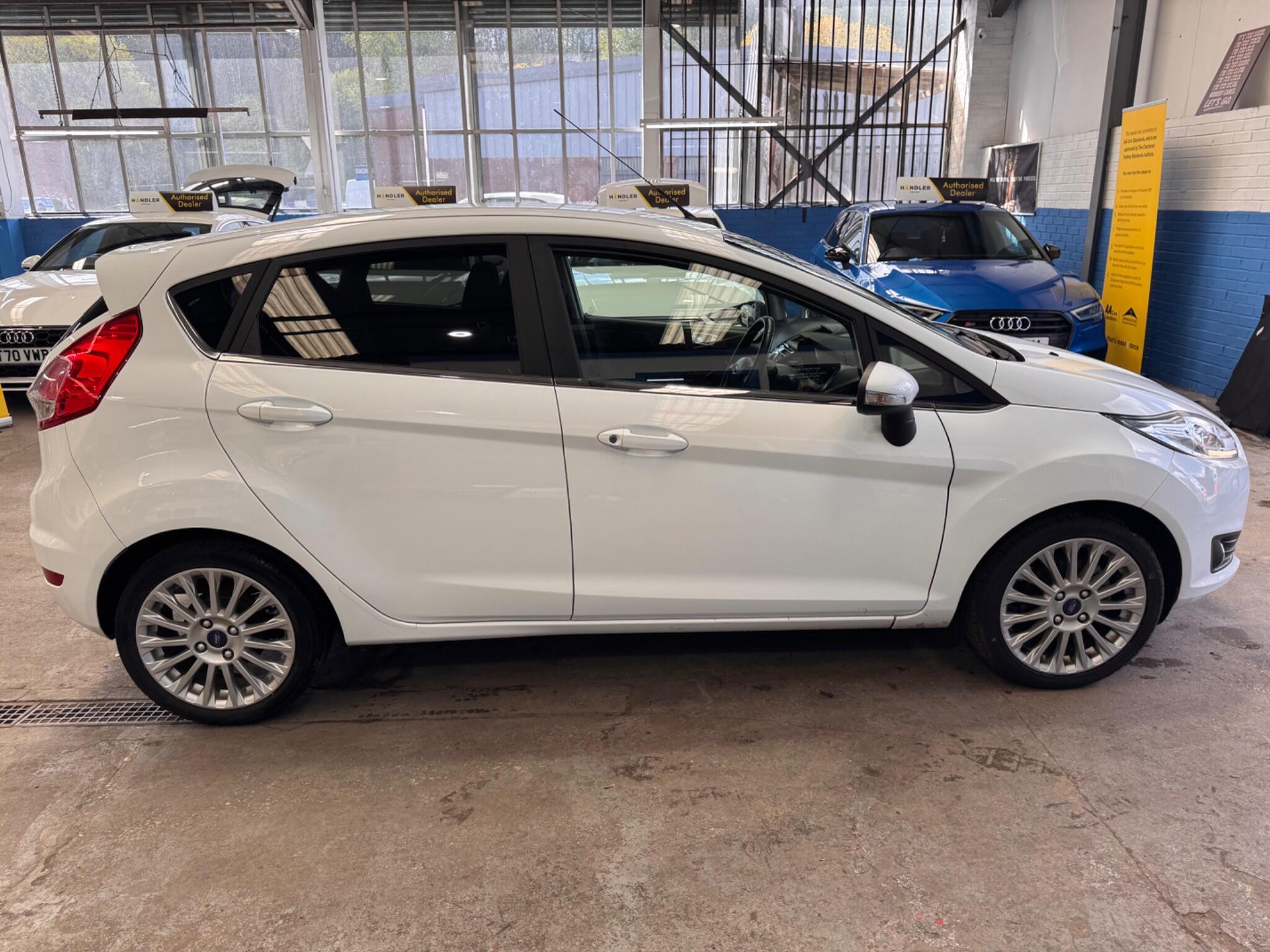 Ford Fiesta - Image 10