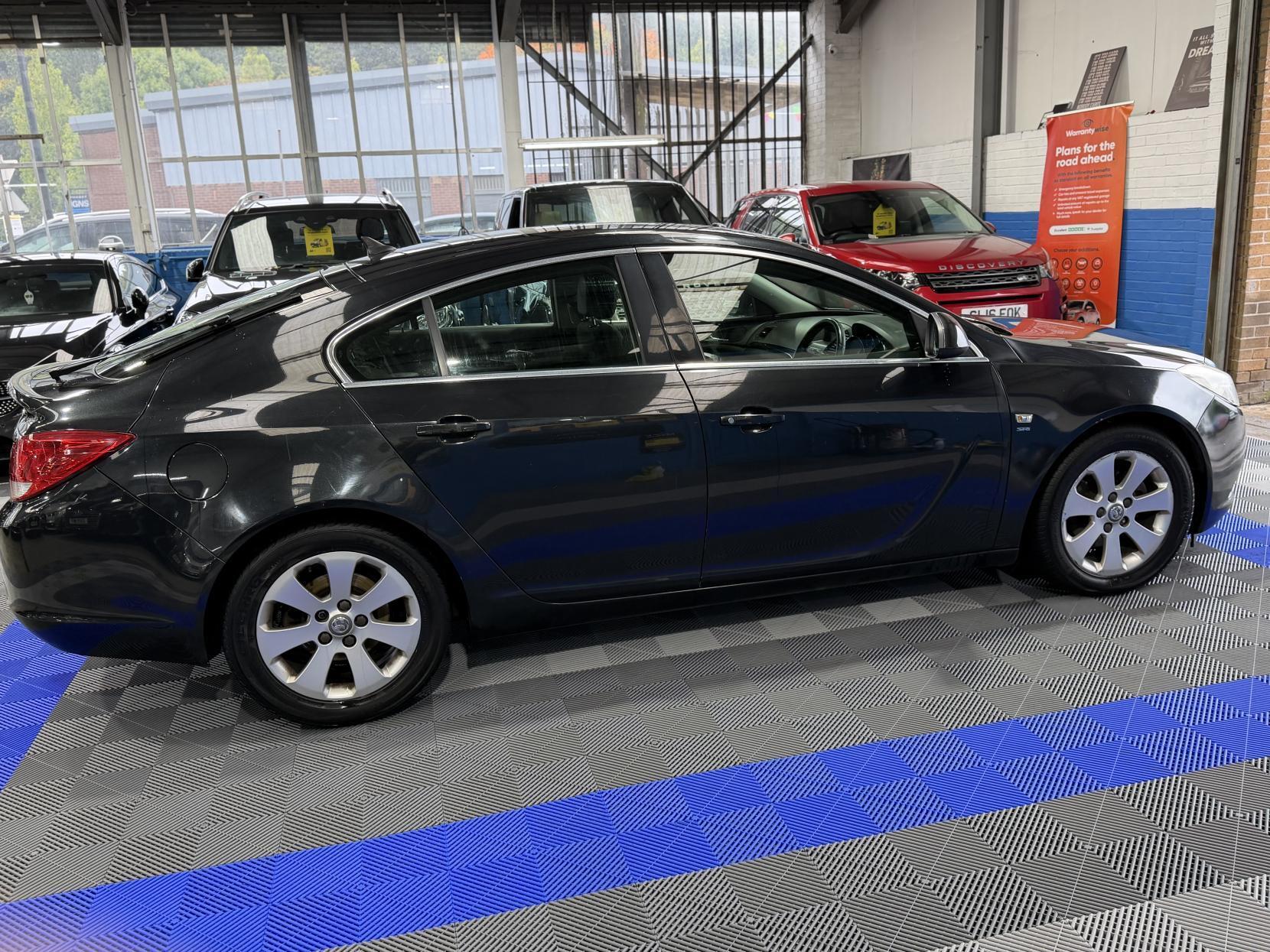 Vauxhall Insignia - Image 7