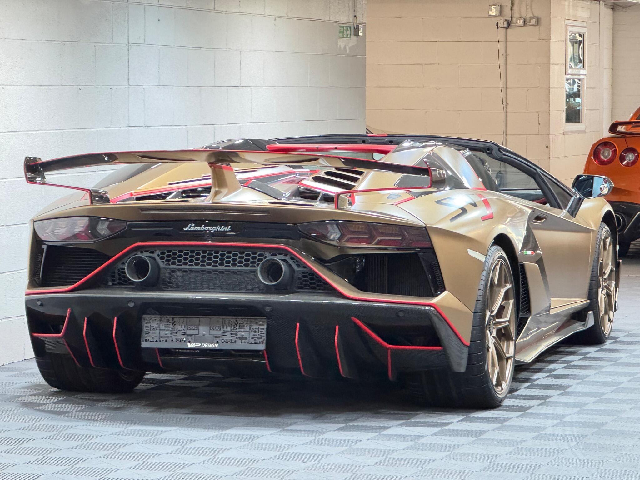 Lamborghini Aventador - Image 4