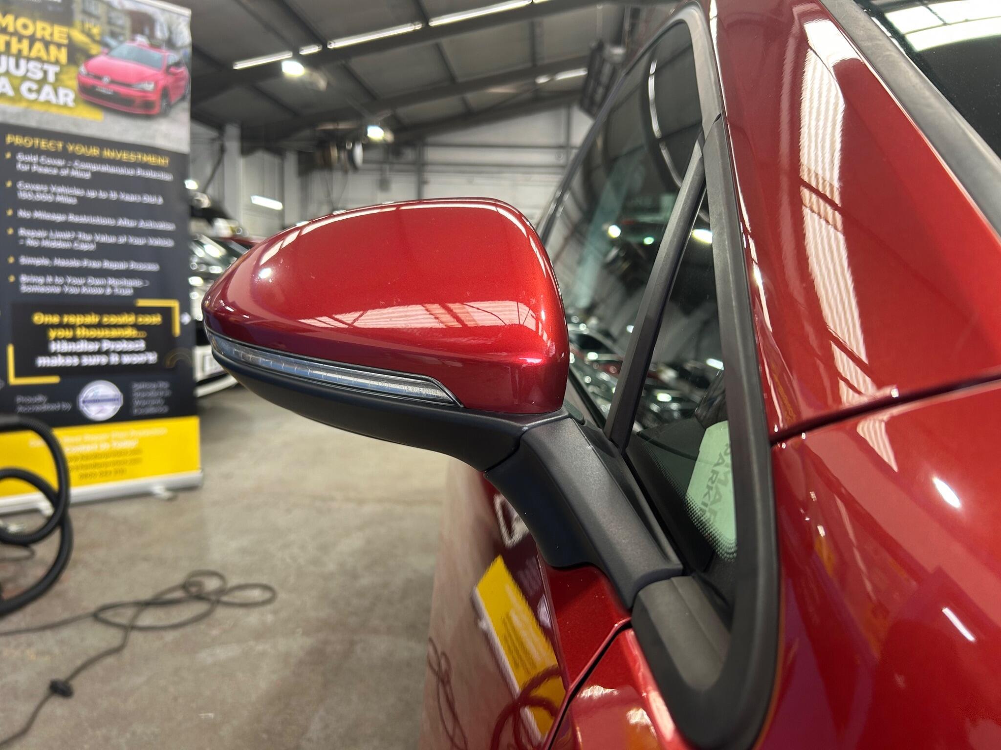 Volkswagen Golf - Image 23