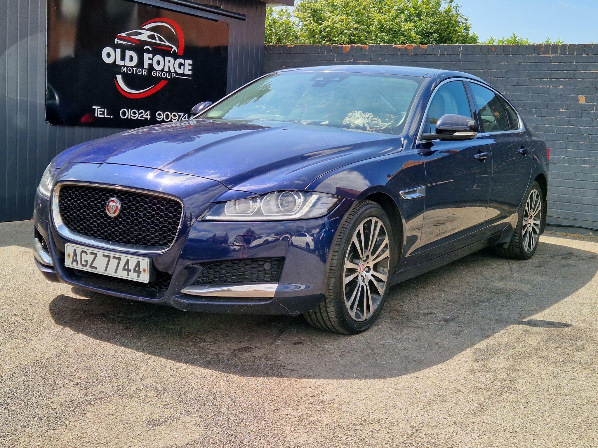 Jaguar XF - Image 17