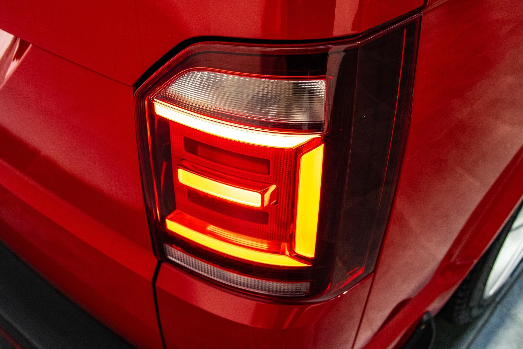 Volkswagen Transporter - Image 14