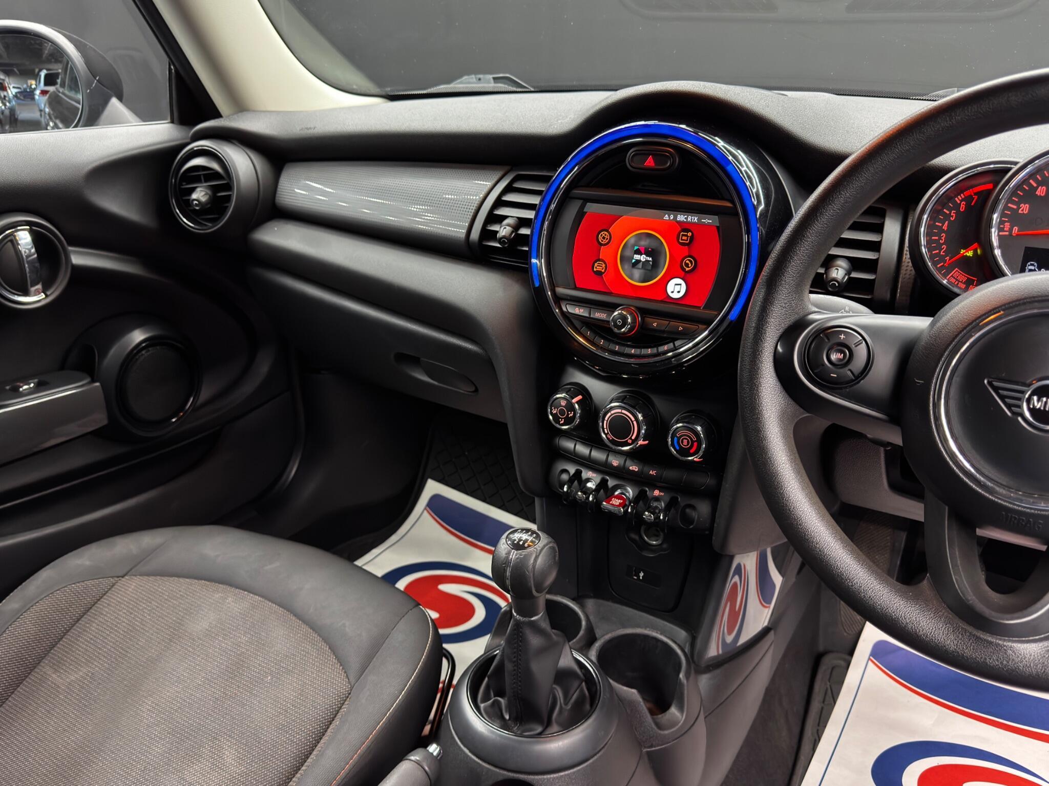 MINI Hatch - Image 21