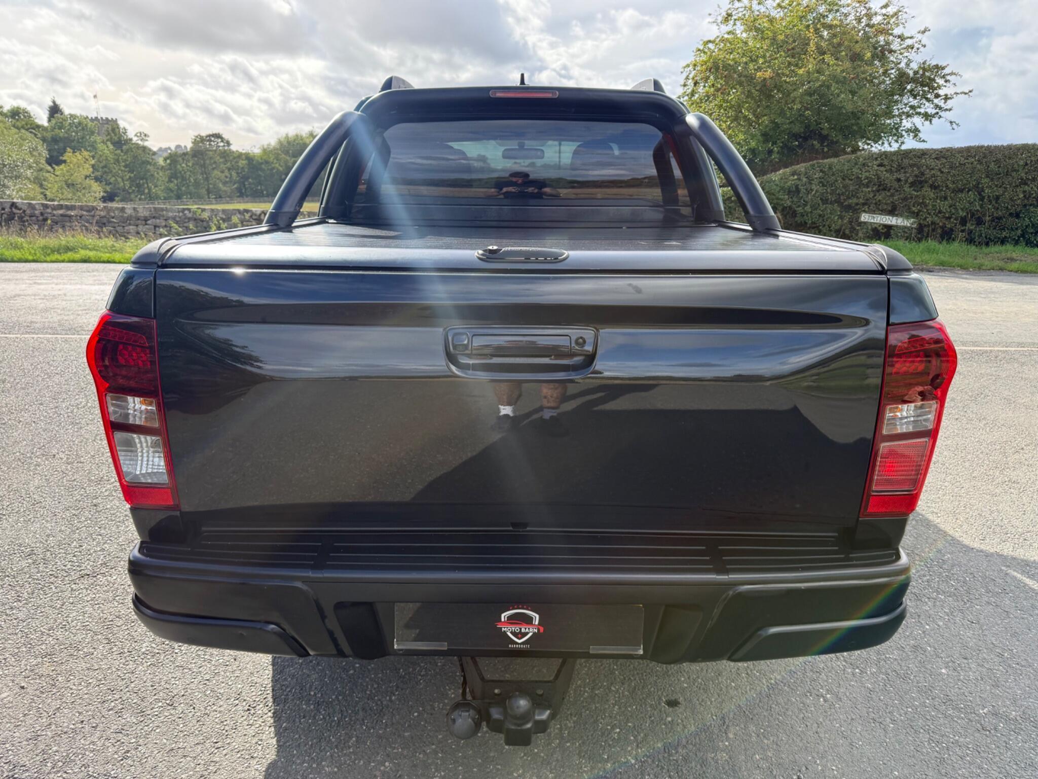 Isuzu D-MAX - Image 10