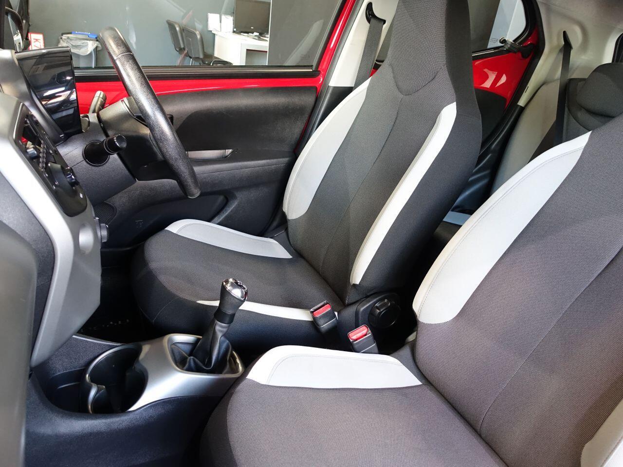 Toyota Aygo - Image 12