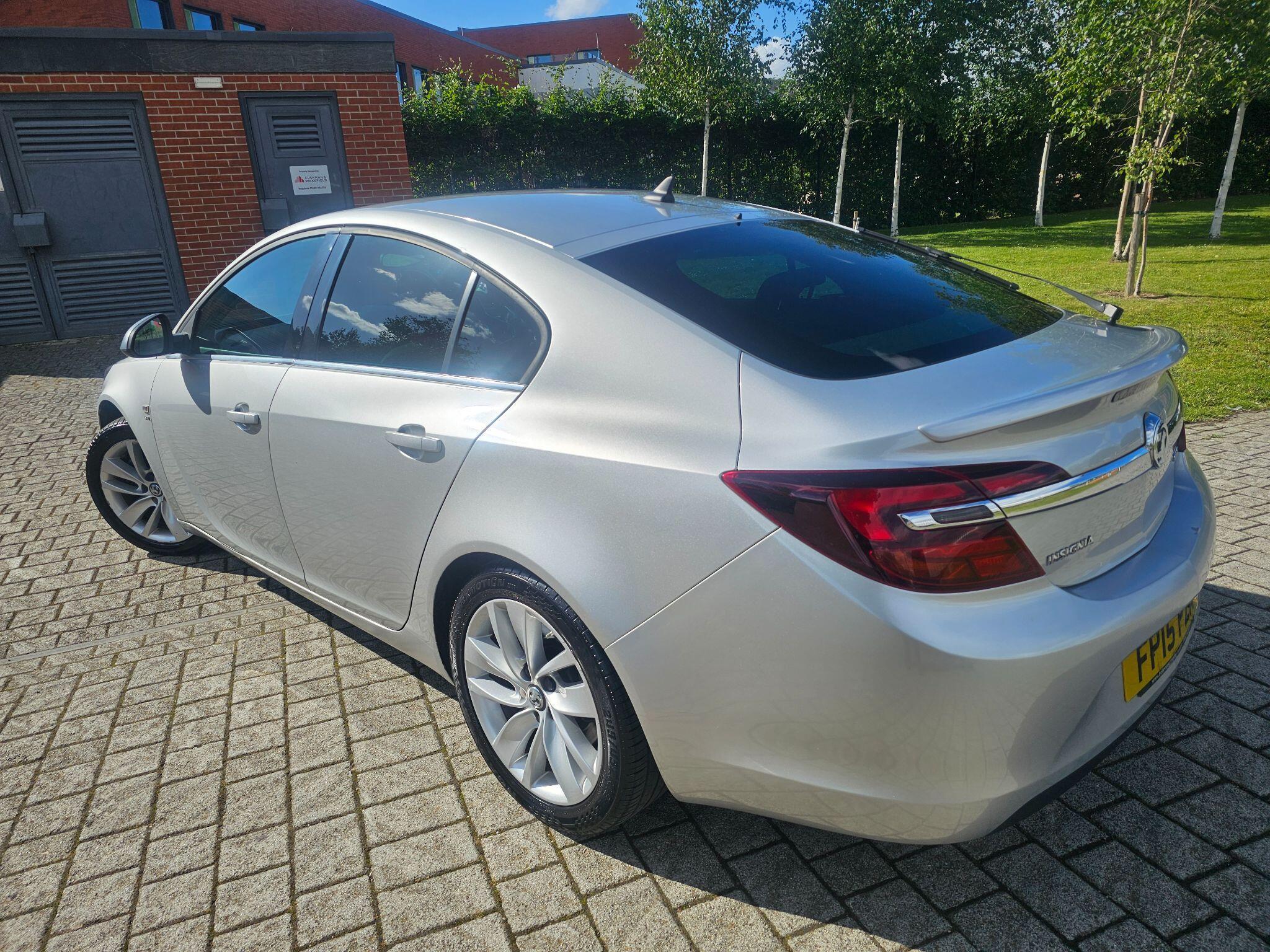 Vauxhall Insignia - Image 11