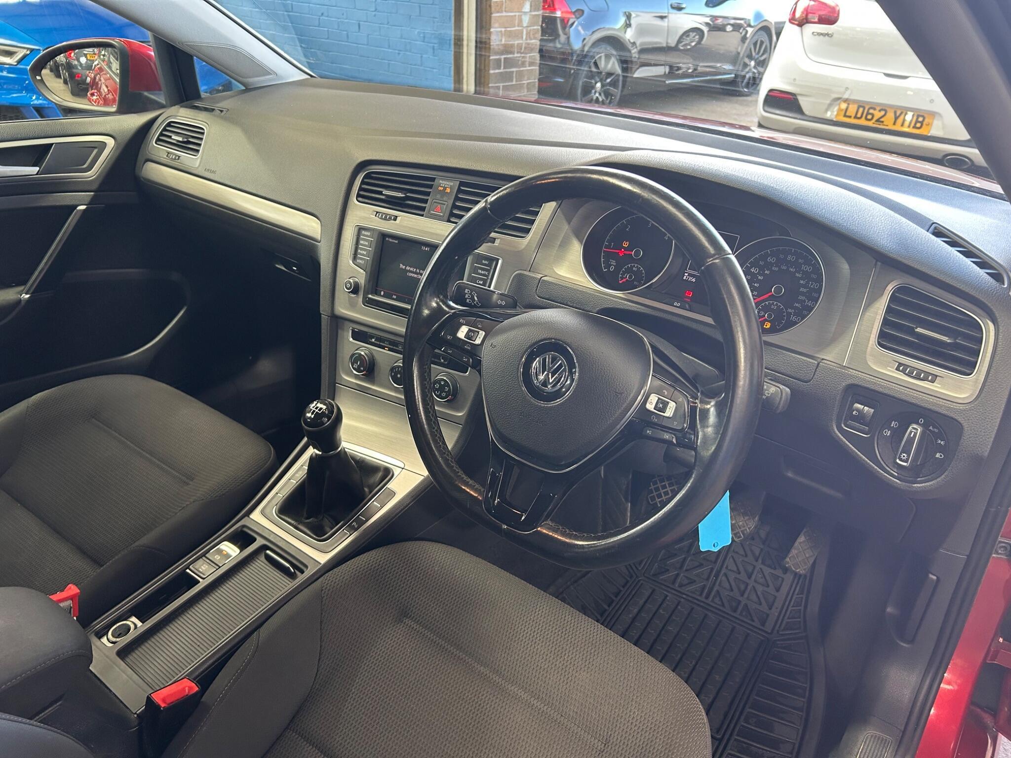 Volkswagen Golf - Image 8