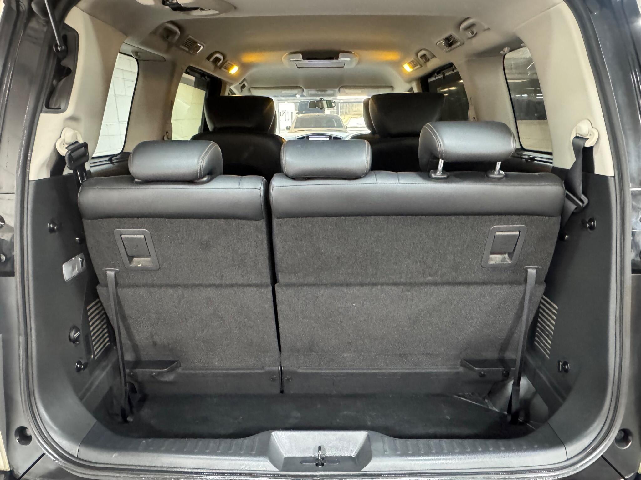 Nissan Elgrand - Image 13