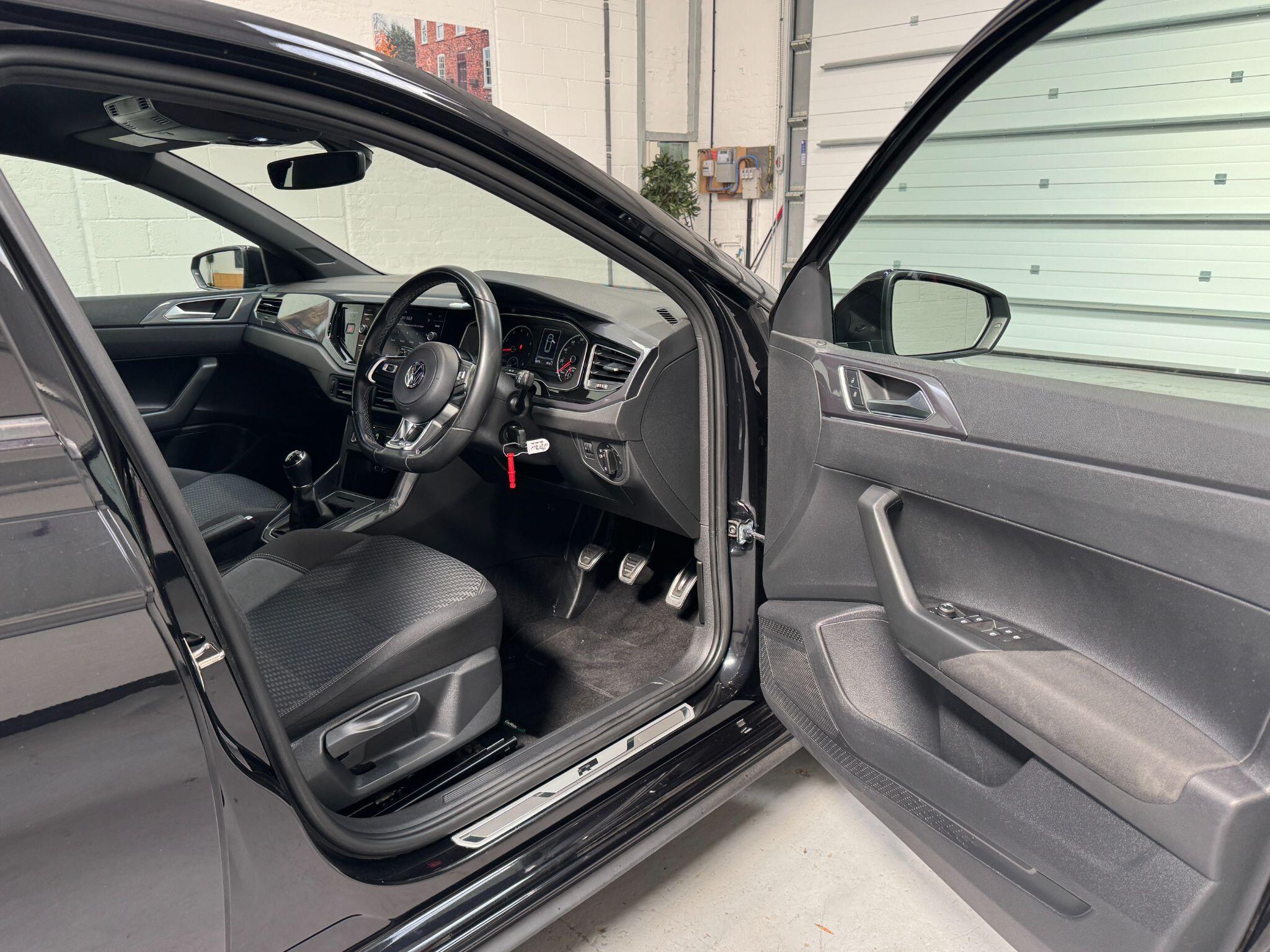 Volkswagen Polo - Image 19