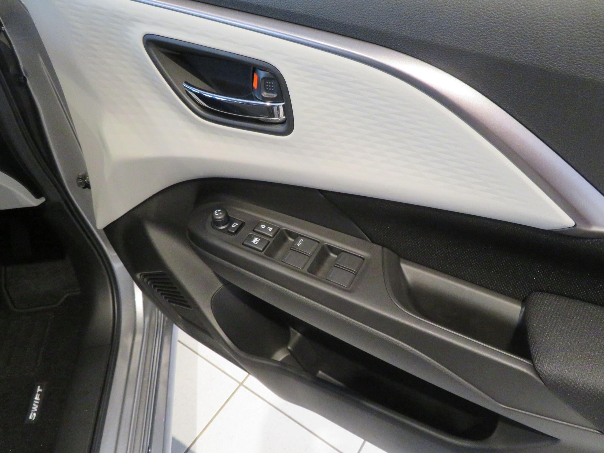 Suzuki Swift - Image 15