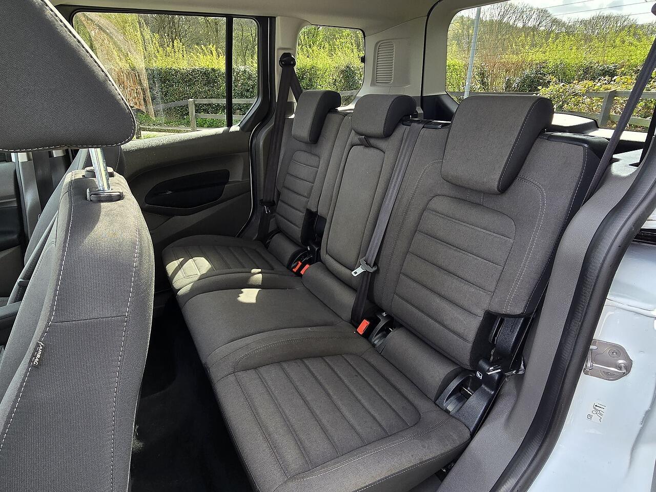 Ford Tourneo Connect - Image 7