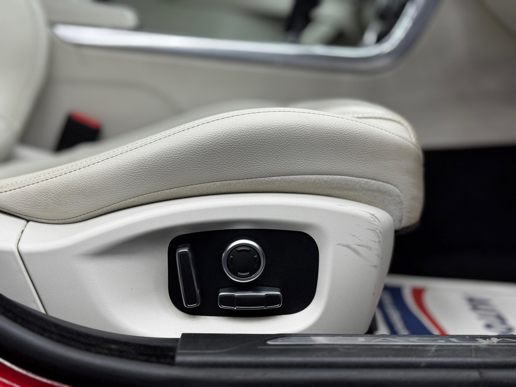 Jaguar XE - Image 41